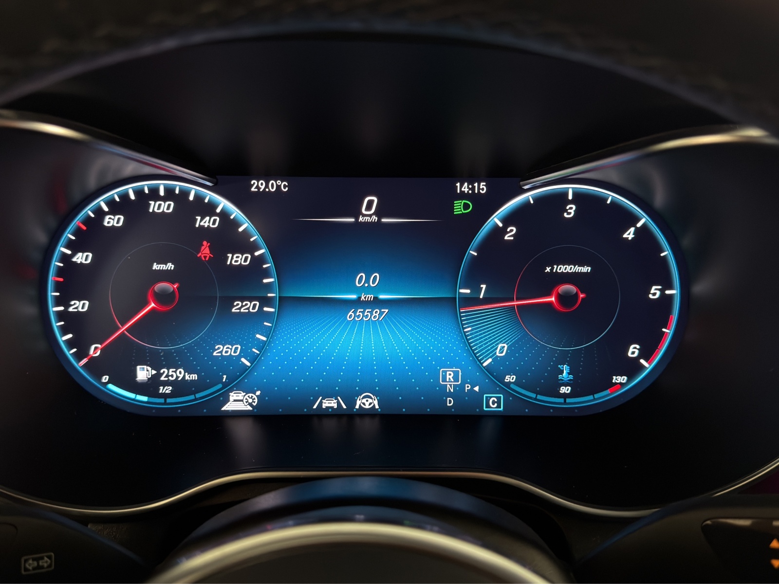 MERCEDES-BENZ GLC 220 d AMG Line 4Matic-image-13
