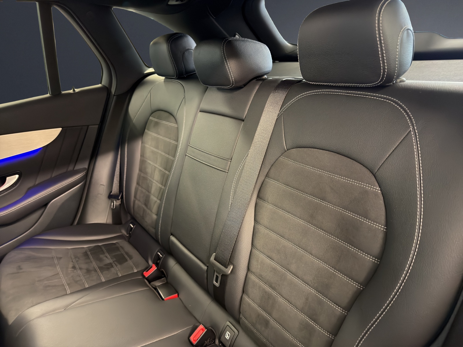 MERCEDES-BENZ GLC 220 d AMG Line 4Matic-image-16