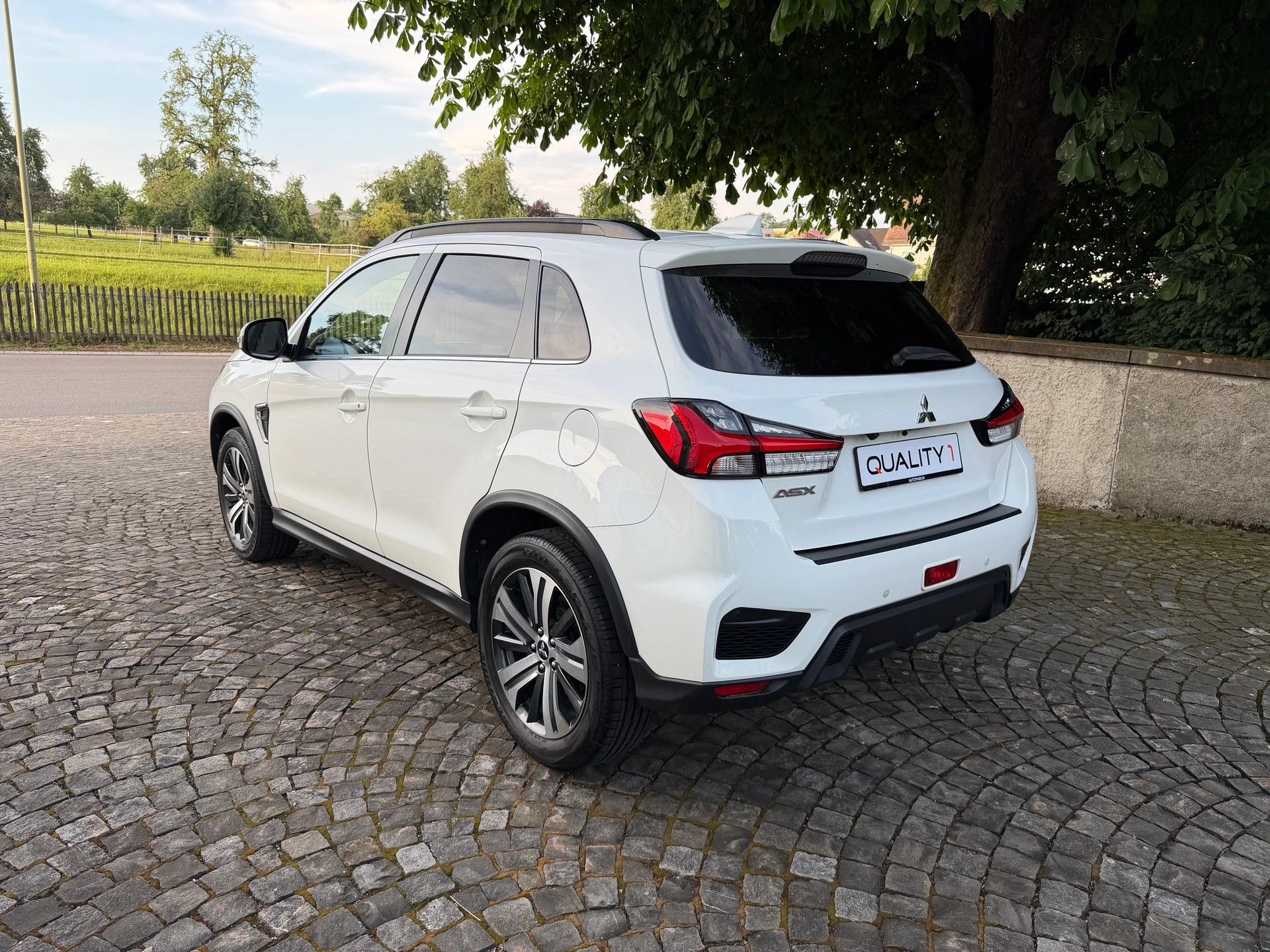 MITSUBISHI ASX 2.0 MIVEC Diamond Automat / Frisch ab MFK / Service gepflegt/ 36 Monate Garantie exkl / Leder / Navi / LED /-image-6