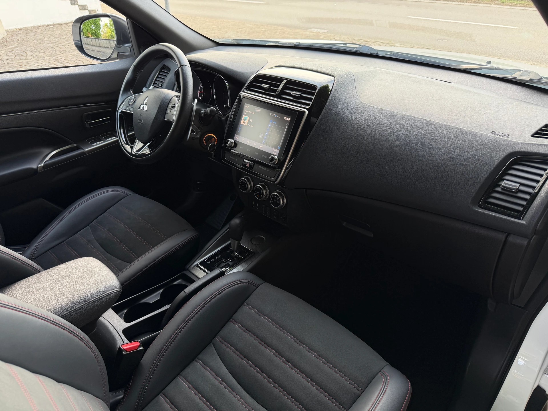 MITSUBISHI ASX 2.0 MIVEC Diamond Automat / Frisch ab MFK / Service gepflegt/ 36 Monate Garantie exkl / Leder / Navi / LED /-image-9