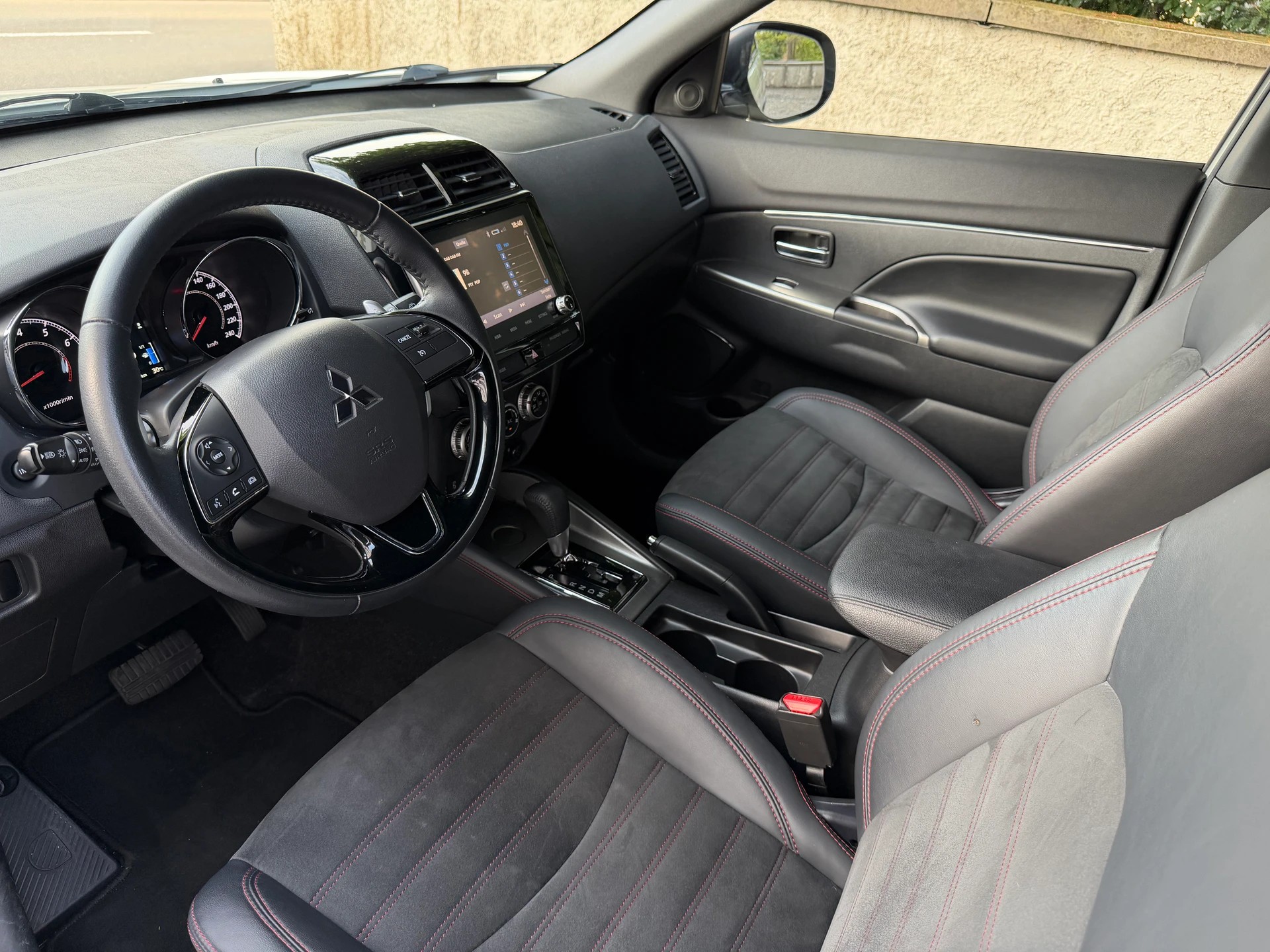 MITSUBISHI ASX 2.0 MIVEC Diamond Automat / Frisch ab MFK / Service gepflegt/ 36 Monate Garantie exkl / Leder / Navi / LED /-image-8