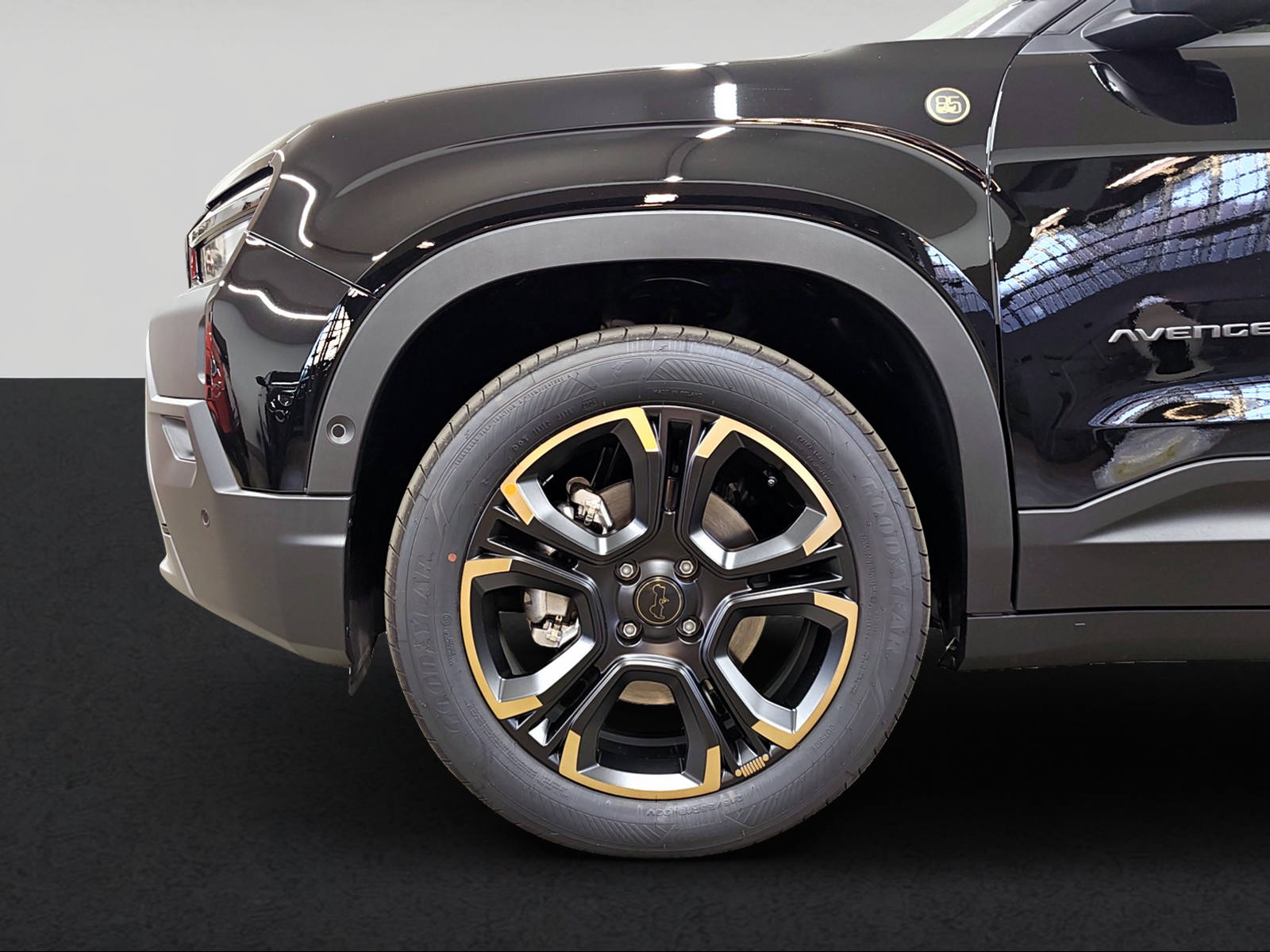 JEEP Avenger 1.2 MHEV 85th Anniversary Sky 4xe-image-2