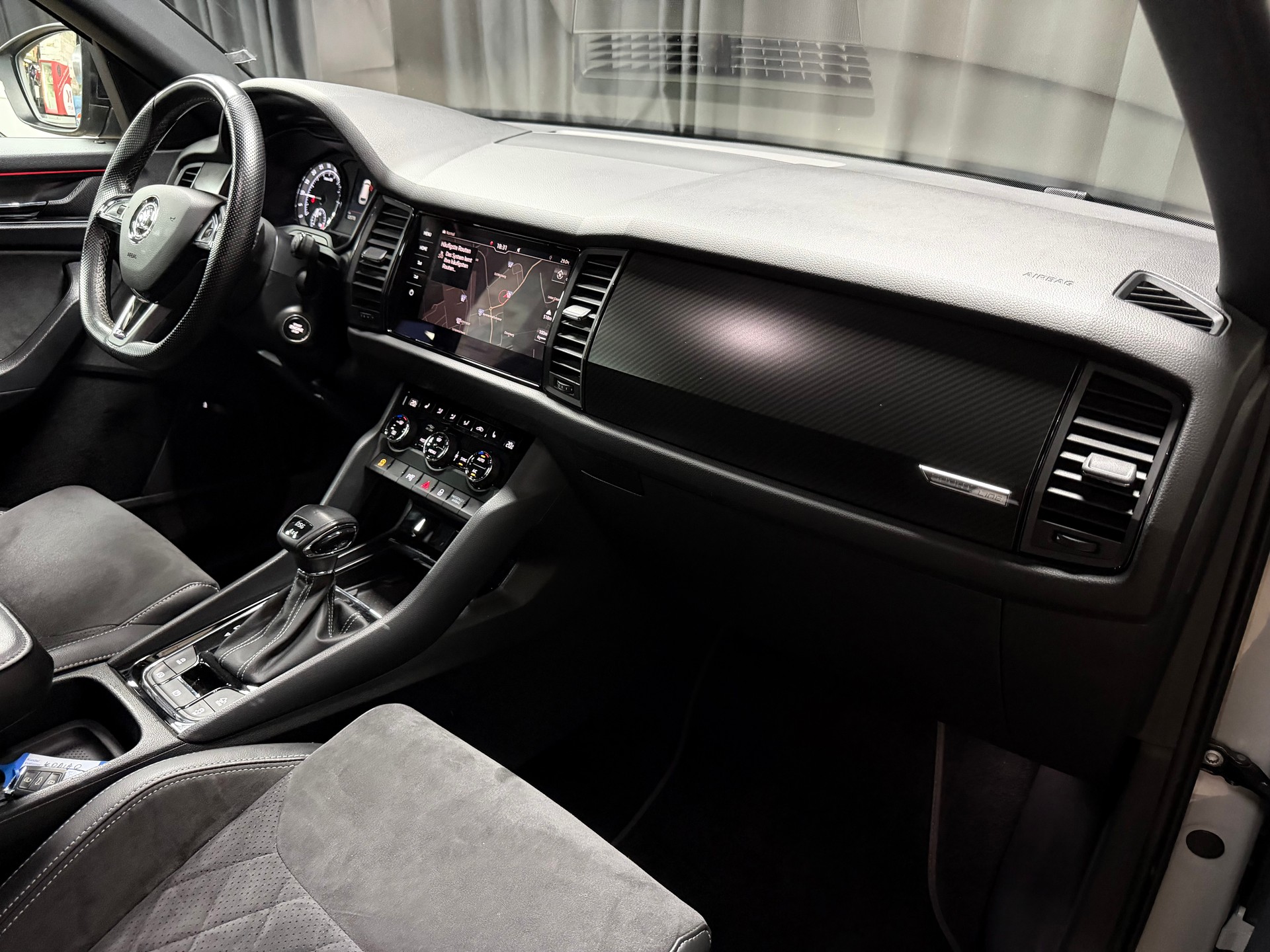 SKODA Kodiaq 2.0 TDI CR Sport Line 4x4 DSG-image-30
