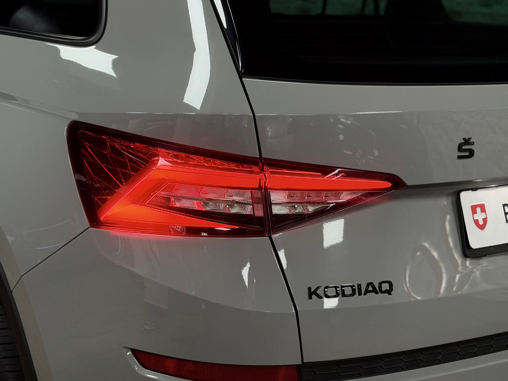 SKODA Kodiaq 2.0 TDI CR Sport Line 4x4 DSG-image-8