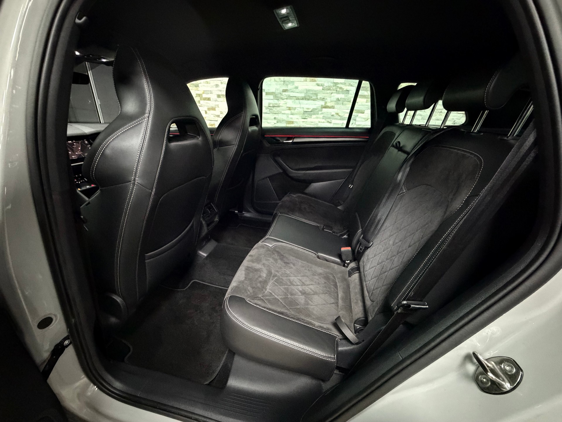 SKODA Kodiaq 2.0 TDI CR Sport Line 4x4 DSG-image-25