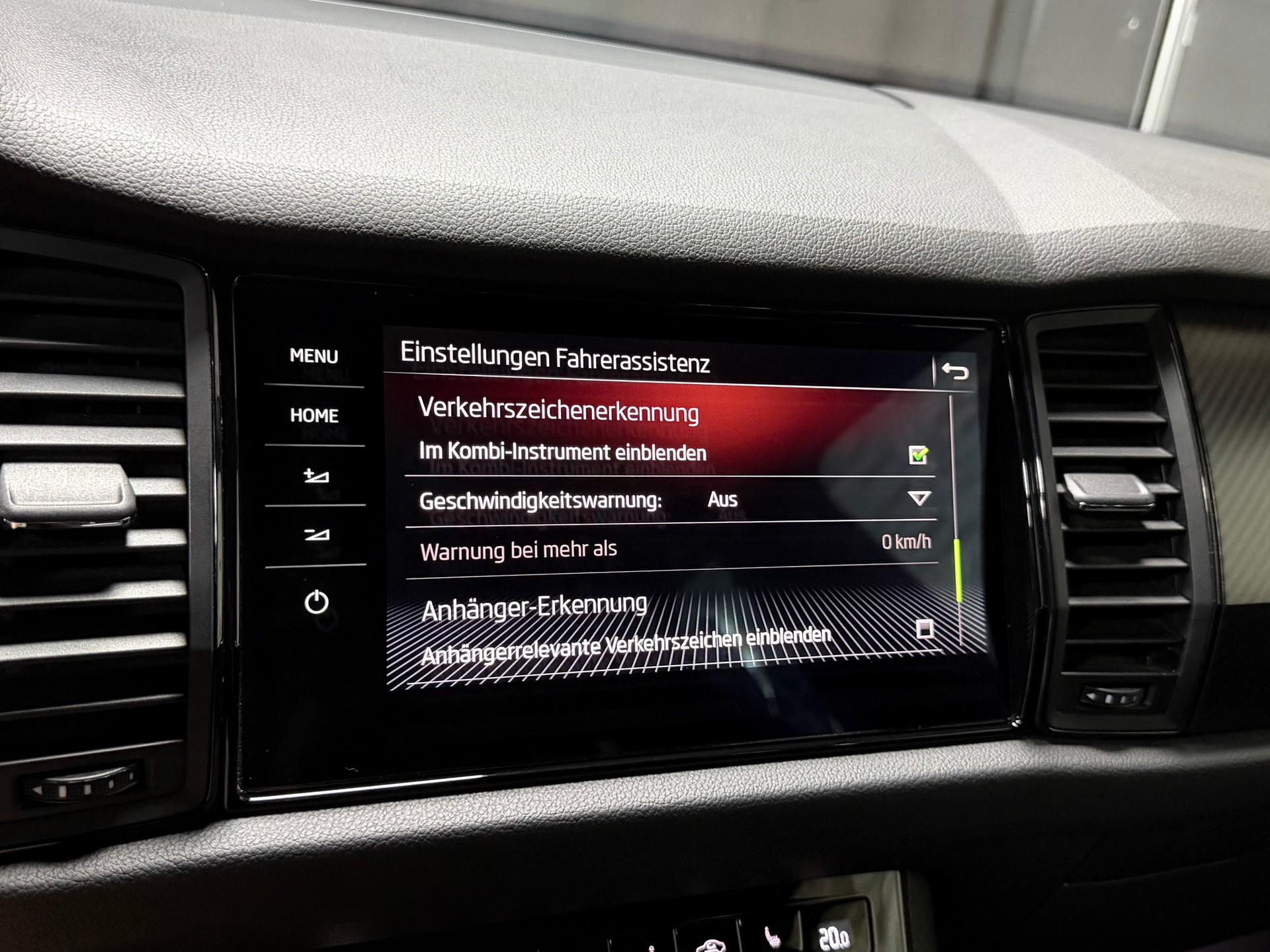 SKODA Kodiaq 2.0 TDI CR Sport Line 4x4 DSG-image-21