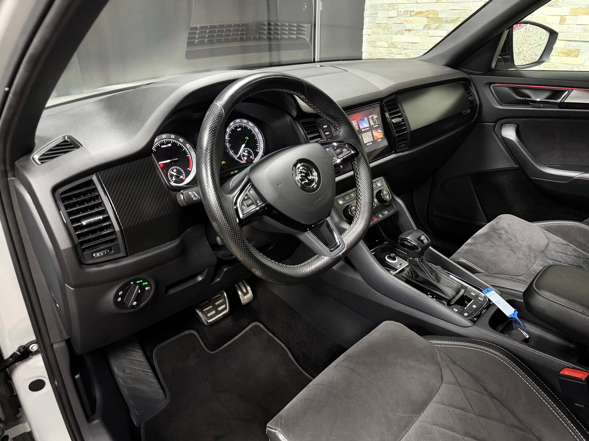 SKODA Kodiaq 2.0 TDI CR Sport Line 4x4 DSG-image-12