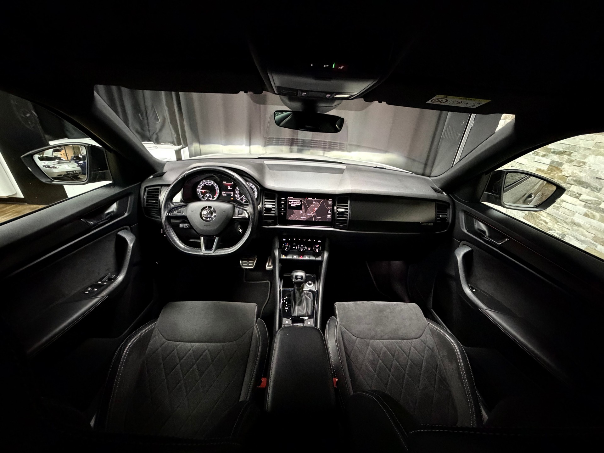 SKODA Kodiaq 2.0 TDI CR Sport Line 4x4 DSG-image-26