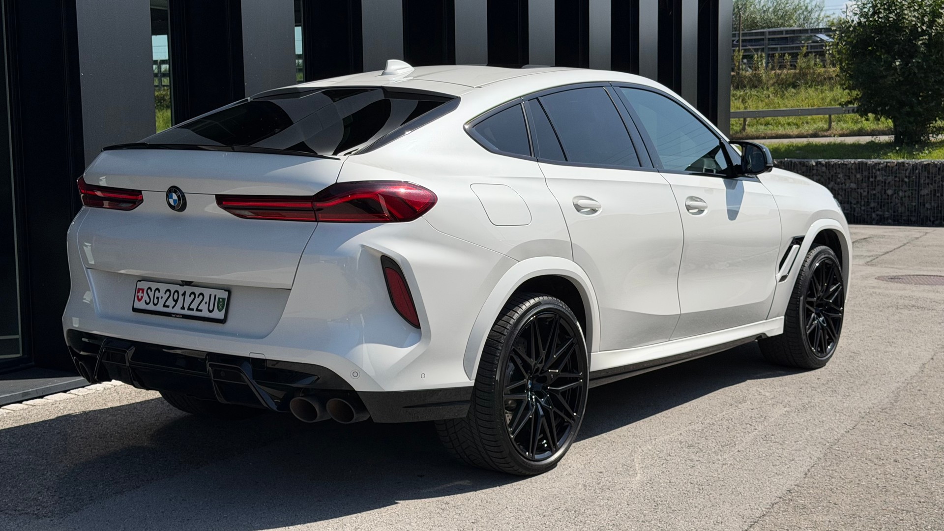 BMW X6M Steptronic M Competition♦️CH Fahrzeug*Vollausstattung*NP 211`643.-♦️-image-1