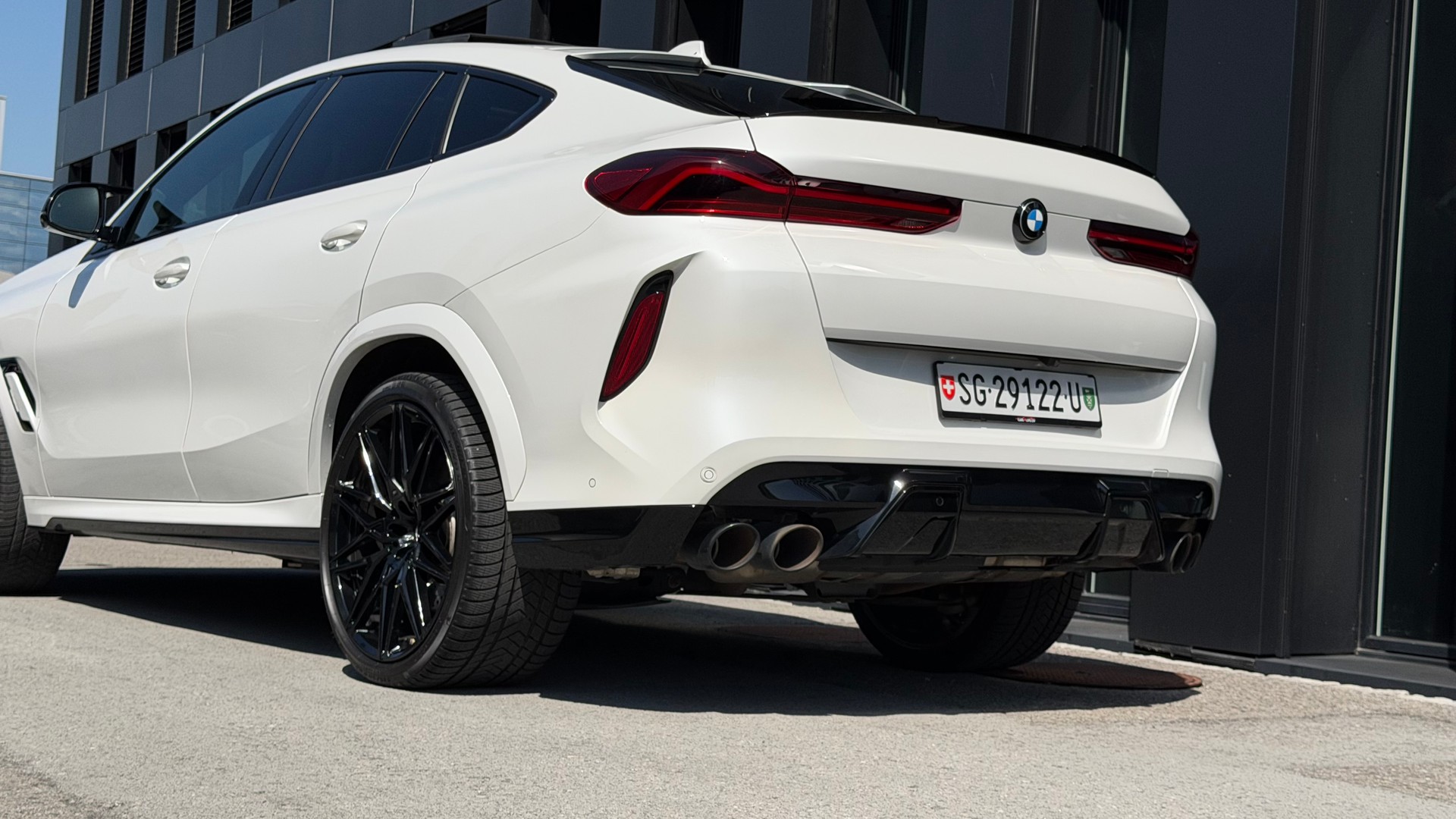 BMW X6M Steptronic M Competition♦️CH Fahrzeug*Vollausstattung*NP 211`643.-♦️-image-14