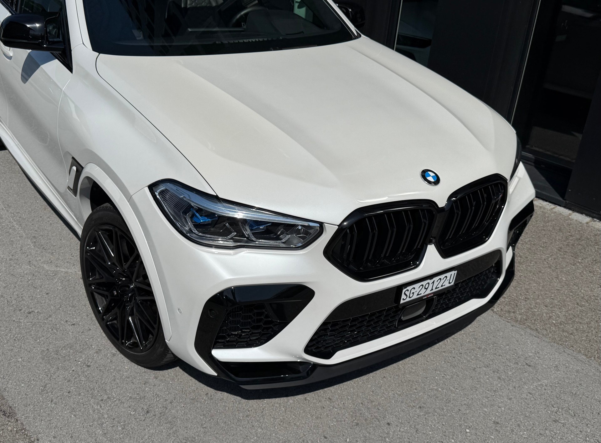 BMW X6M Steptronic M Competition♦️CH Fahrzeug*Vollausstattung*NP 211`643.-♦️-image-4