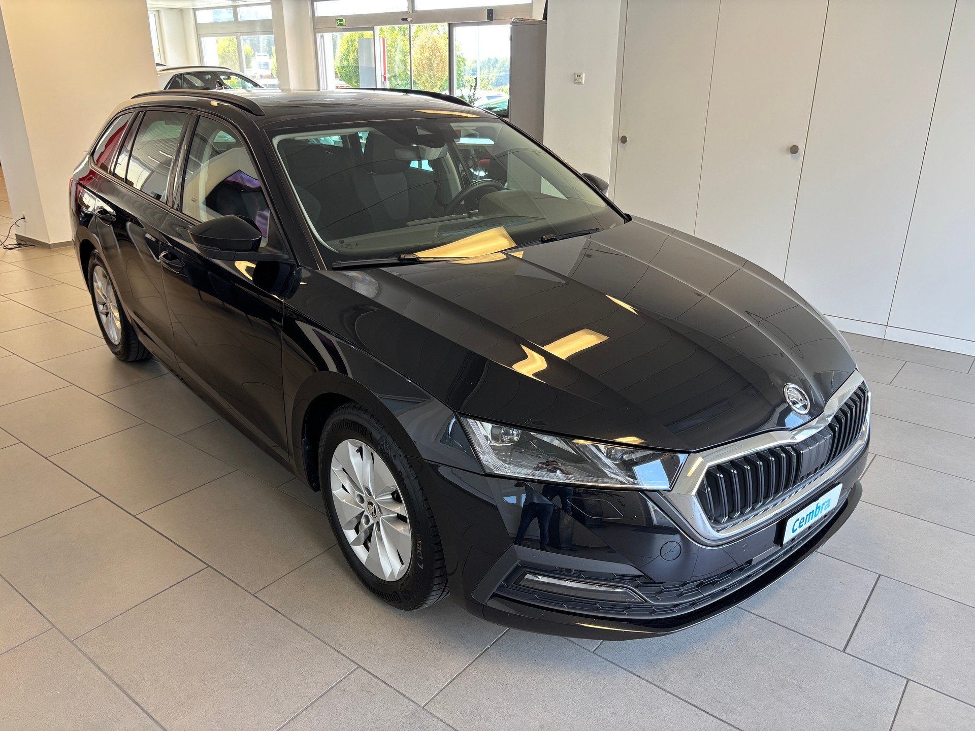 SKODA Octavia Combi 2.0 TDI DSG Ambition-image-1