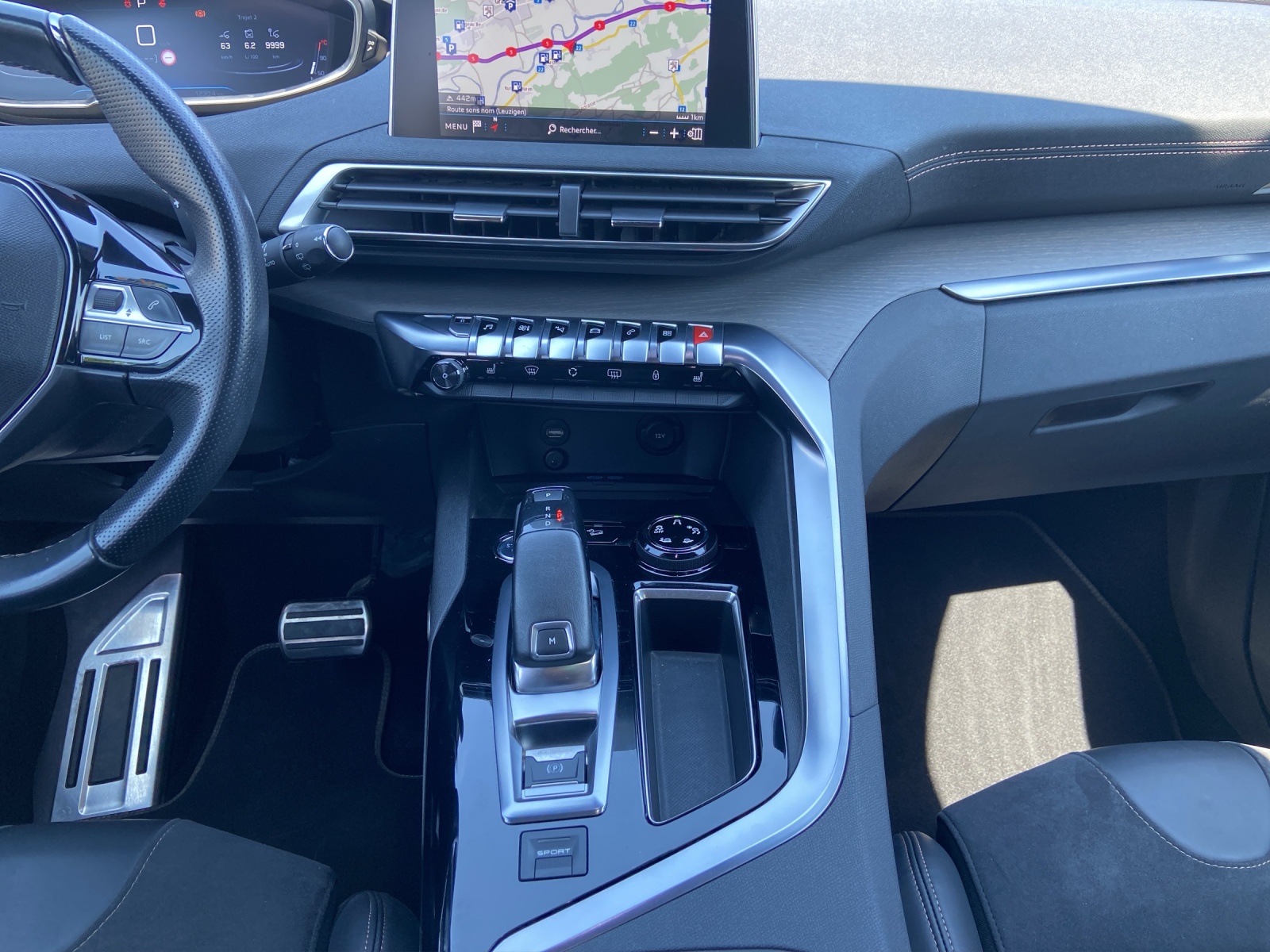 PEUGEOT 3008 2.0 BlueHDi GT EAT-image-10