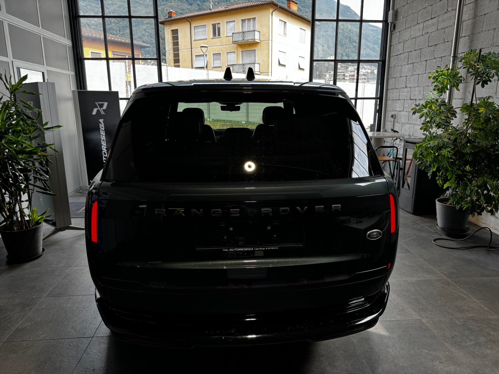 LAND ROVER Range Rover P440e Si6 PHEV HSE Automatic-image-5
