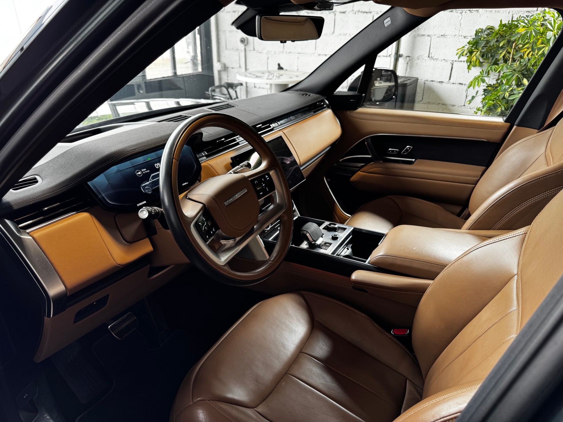 LAND ROVER Range Rover P440e Si6 PHEV HSE Automatic-image-6