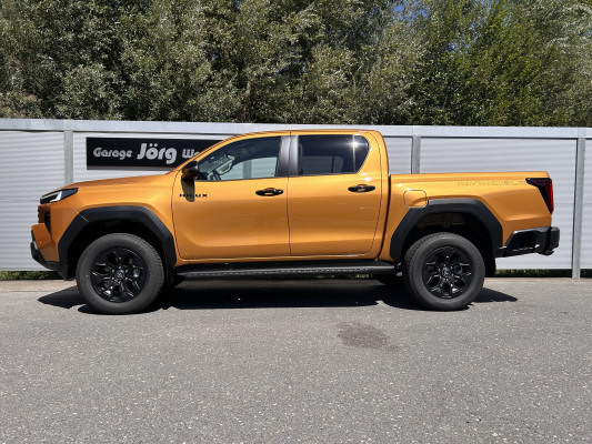TOYOTA Hilux 2.8d MHEV Inv DC4x4-image-2