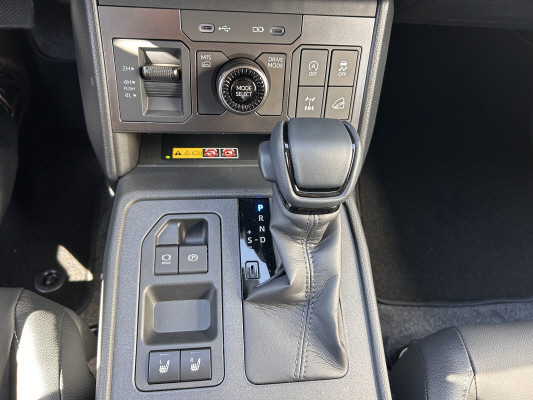 TOYOTA Hilux 2.8d MHEV Inv DC4x4-image-10