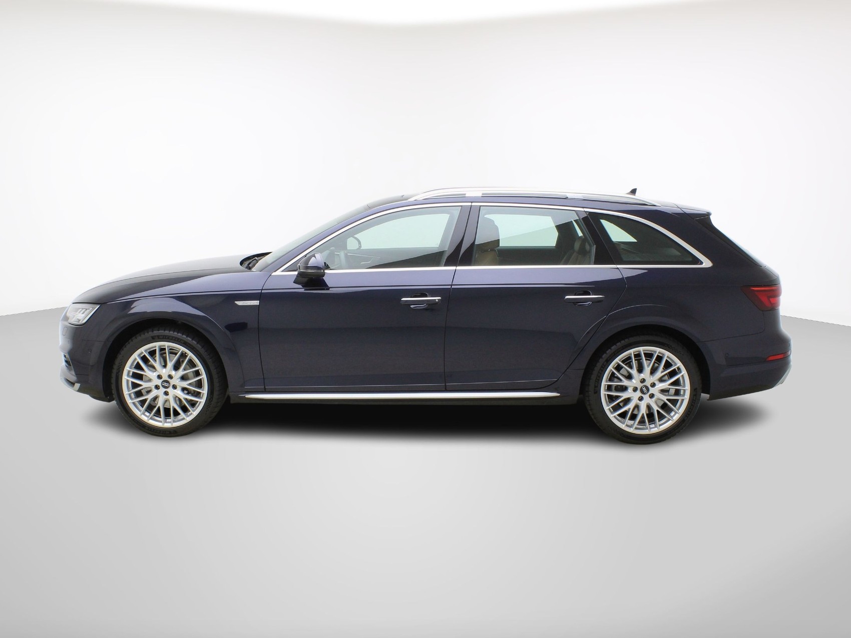 AUDI A4 Allroad 45 TFSI quattro S-Tronic-image-2