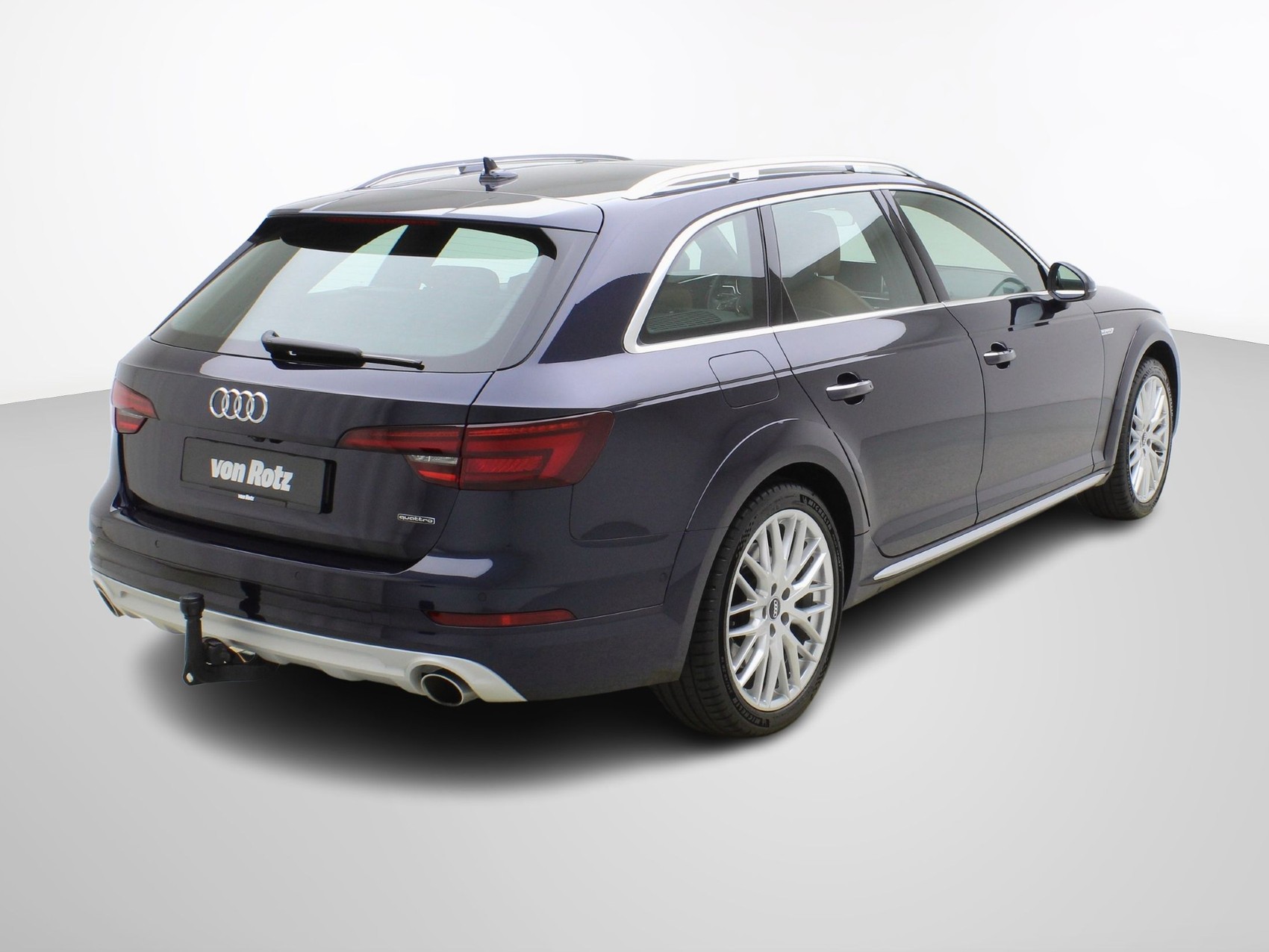 AUDI A4 Allroad 45 TFSI quattro S-Tronic-image-4