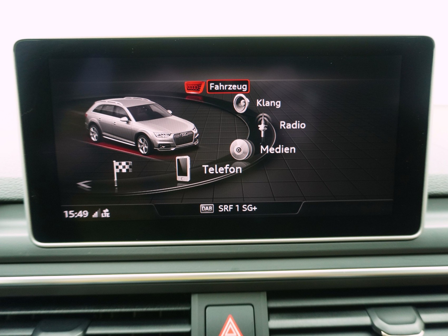 AUDI A4 Allroad 45 TFSI quattro S-Tronic-image-16