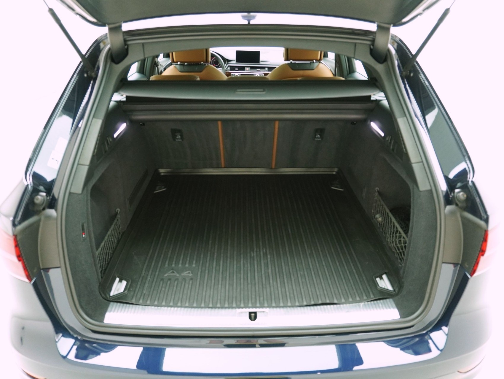 AUDI A4 Allroad 45 TFSI quattro S-Tronic-image-12