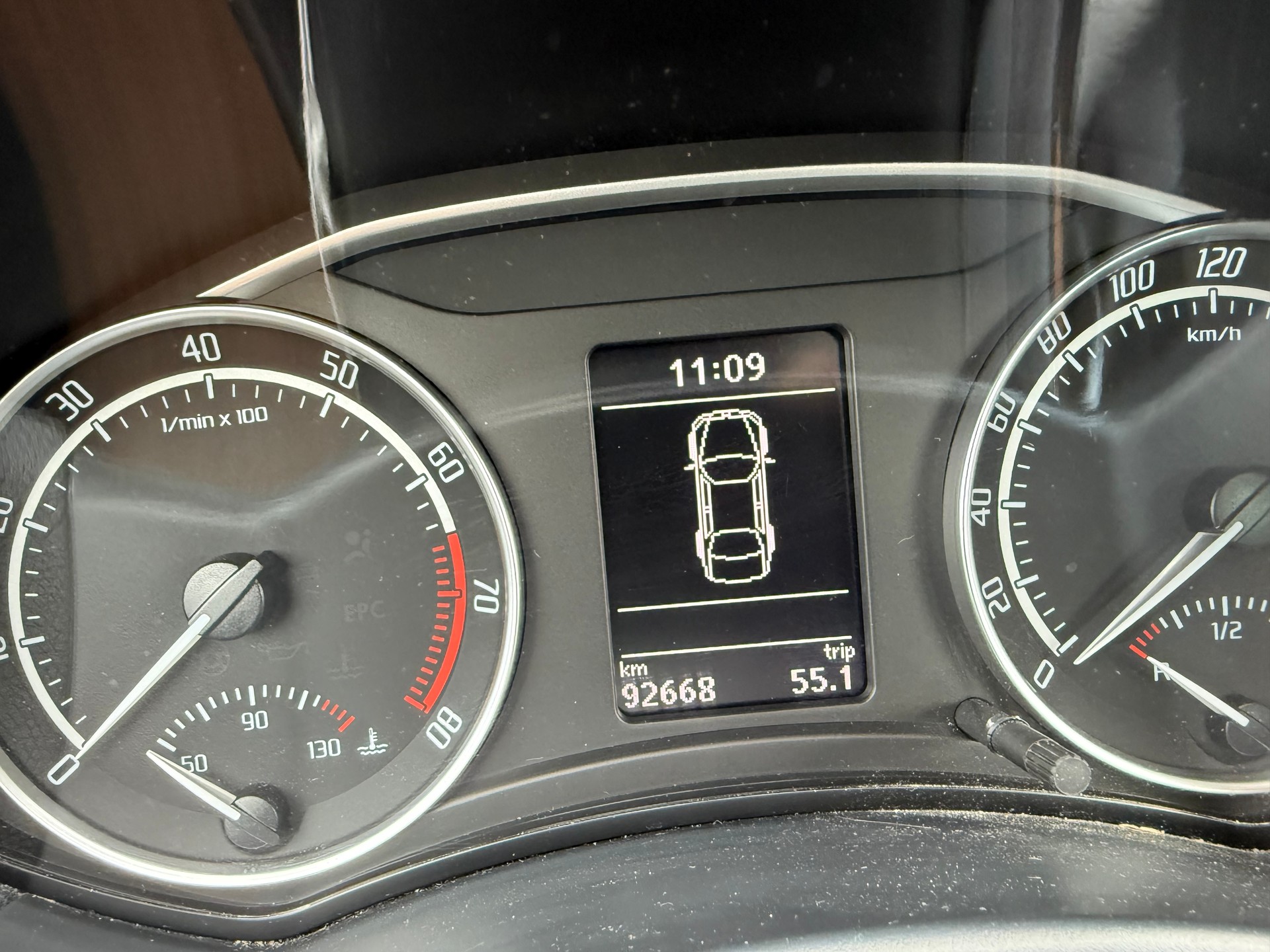 SKODA Octavia Combi 2.0 TSI RS-image-12