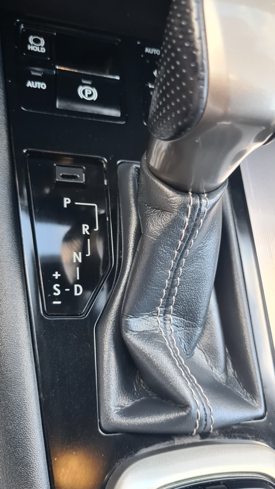 LEXUS RX 450h diamond F-Sport AWD CVT ** Voll-Leder ** Gr-Navi ** RF-Kamera ** Panorama-Glasdach ** H-UP-Disp ** Totwinkel-Assistent-image-14