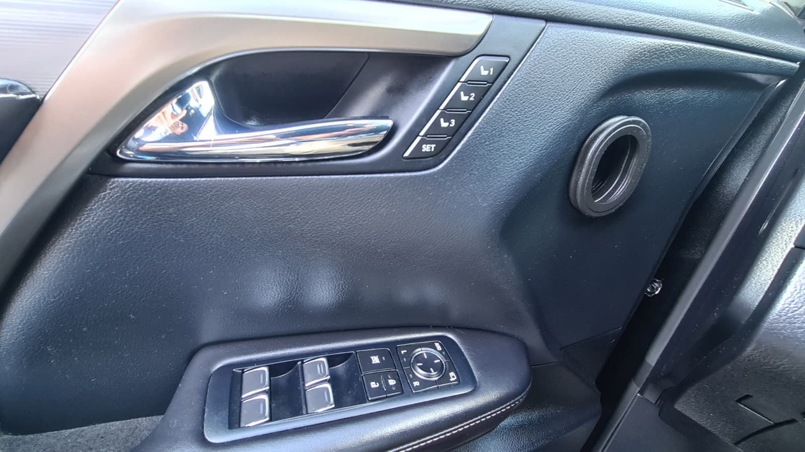 LEXUS RX 450h diamond F-Sport AWD CVT ** Voll-Leder ** Gr-Navi ** RF-Kamera ** Panorama-Glasdach ** H-UP-Disp ** Totwinkel-Assistent-image-11