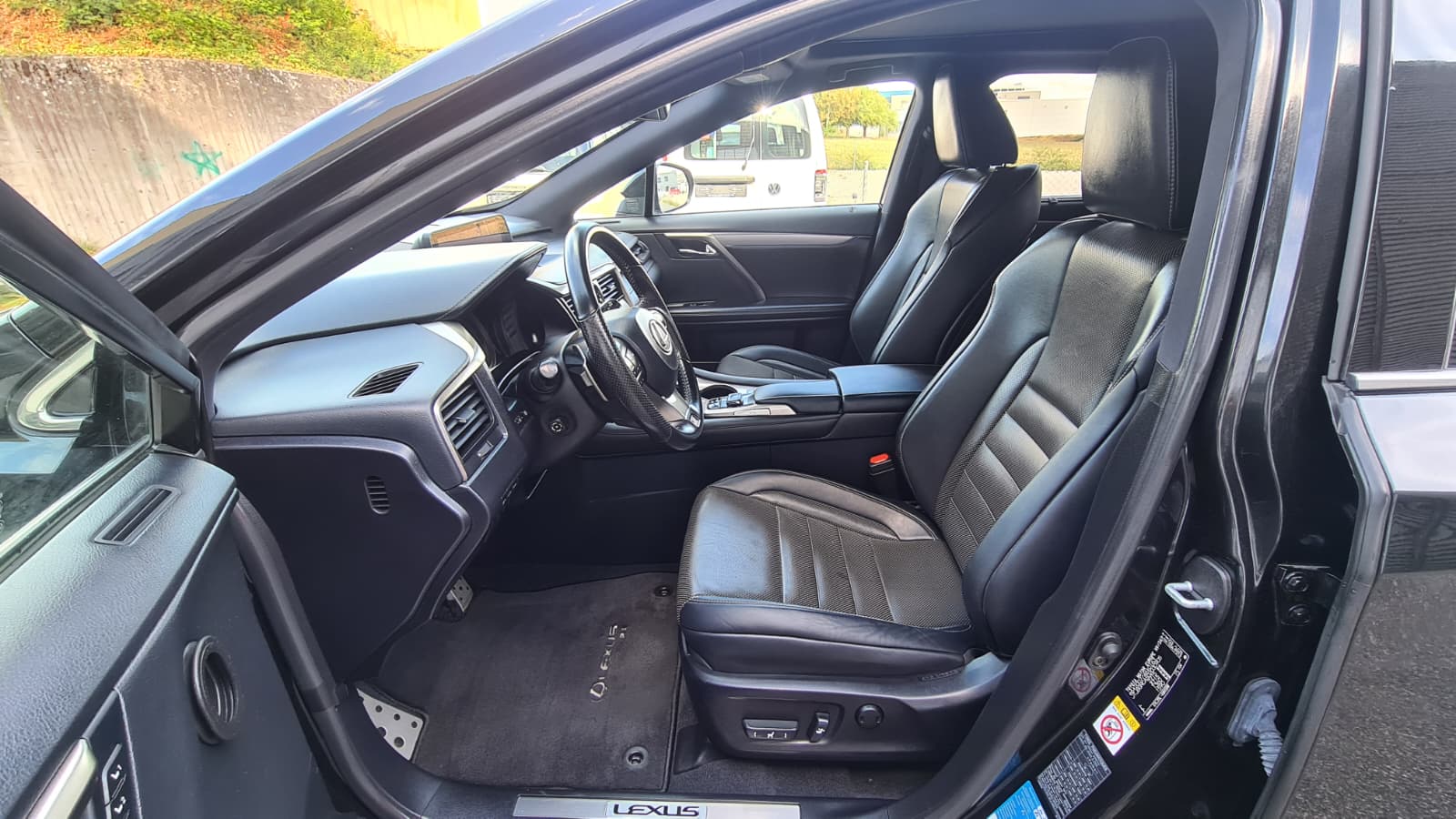 LEXUS RX 450h diamond F-Sport AWD CVT ** Voll-Leder ** Gr-Navi ** RF-Kamera ** Panorama-Glasdach ** H-UP-Disp ** Totwinkel-Assistent-image-16