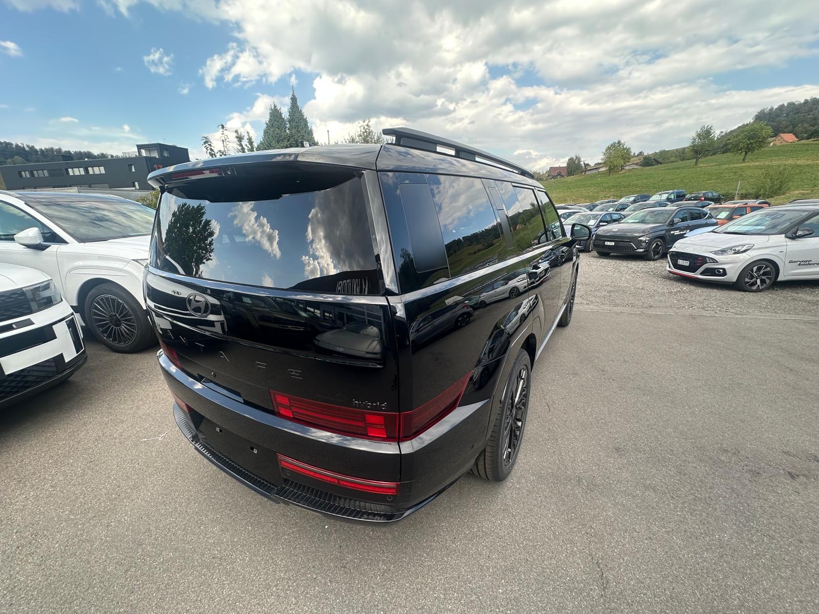 HYUNDAI Santa Fe 1.6 T-GDi HEV Calligraphy Swiss Ed. 4WD Automatic-image-8