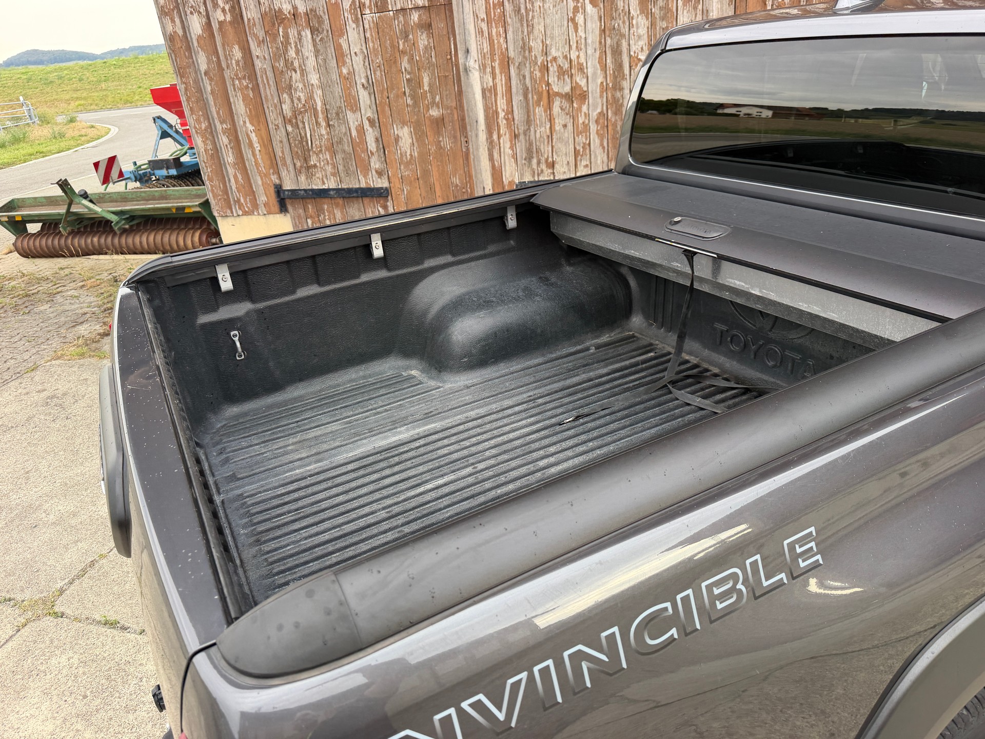 TOYOTA Hilux Double Cab.-Pick-up 2.8 D-4D 230 Invincible-image-5