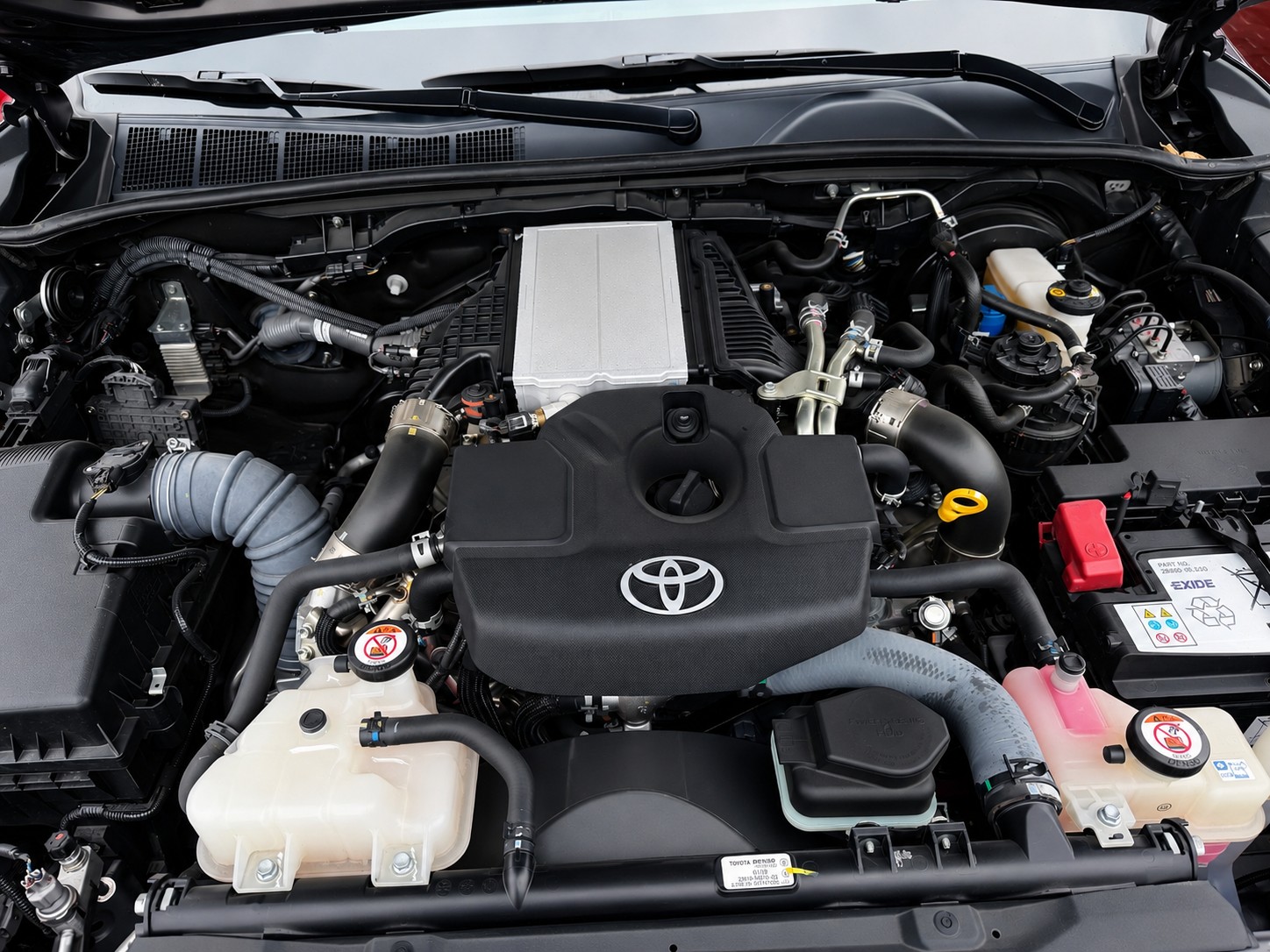 TOYOTA Hilux Double Cab.-Pick-up 2.8 D-4D 230 Invincible-image-8