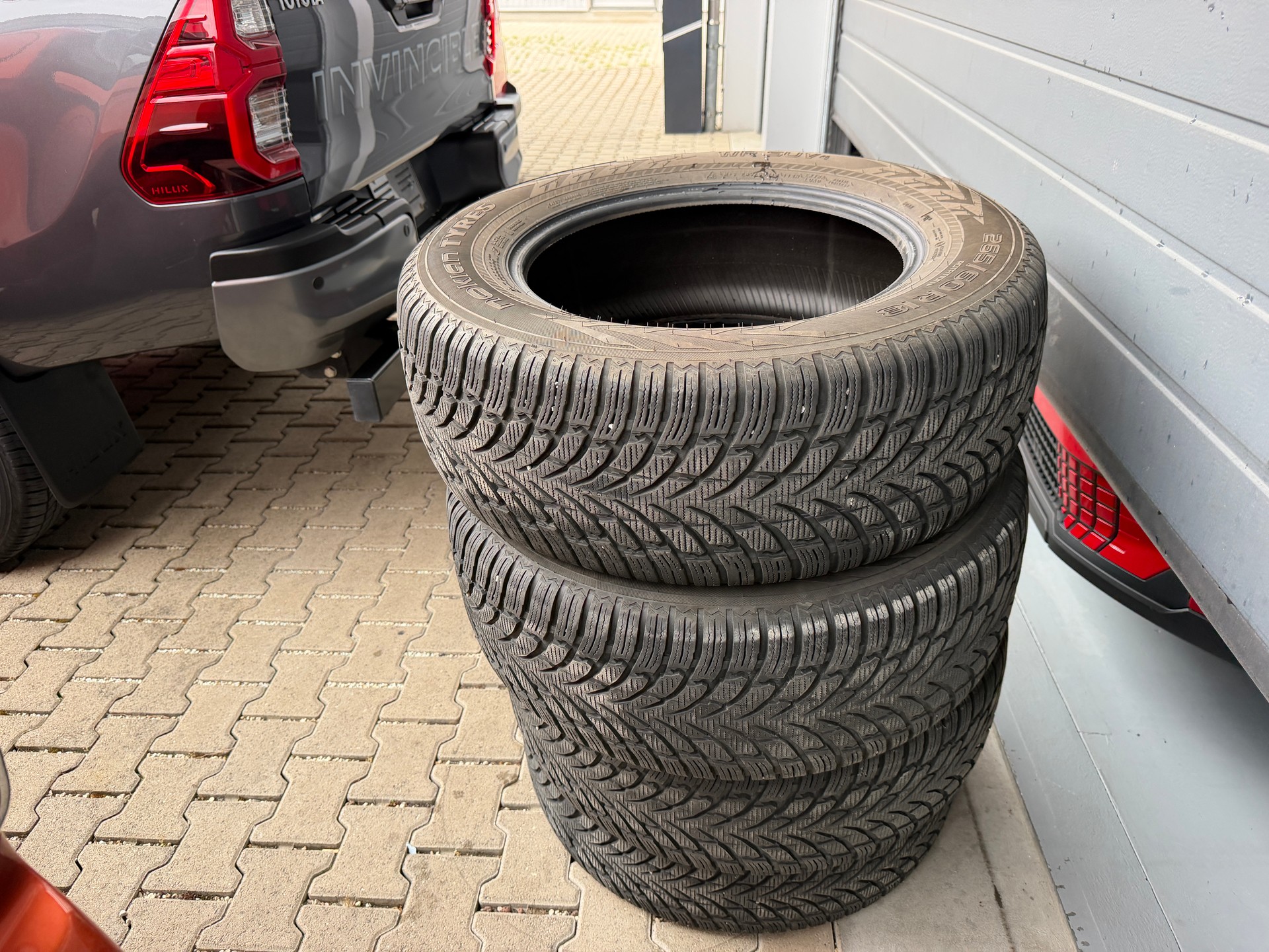 TOYOTA Hilux Double Cab.-Pick-up 2.8 D-4D 230 Invincible-image-19