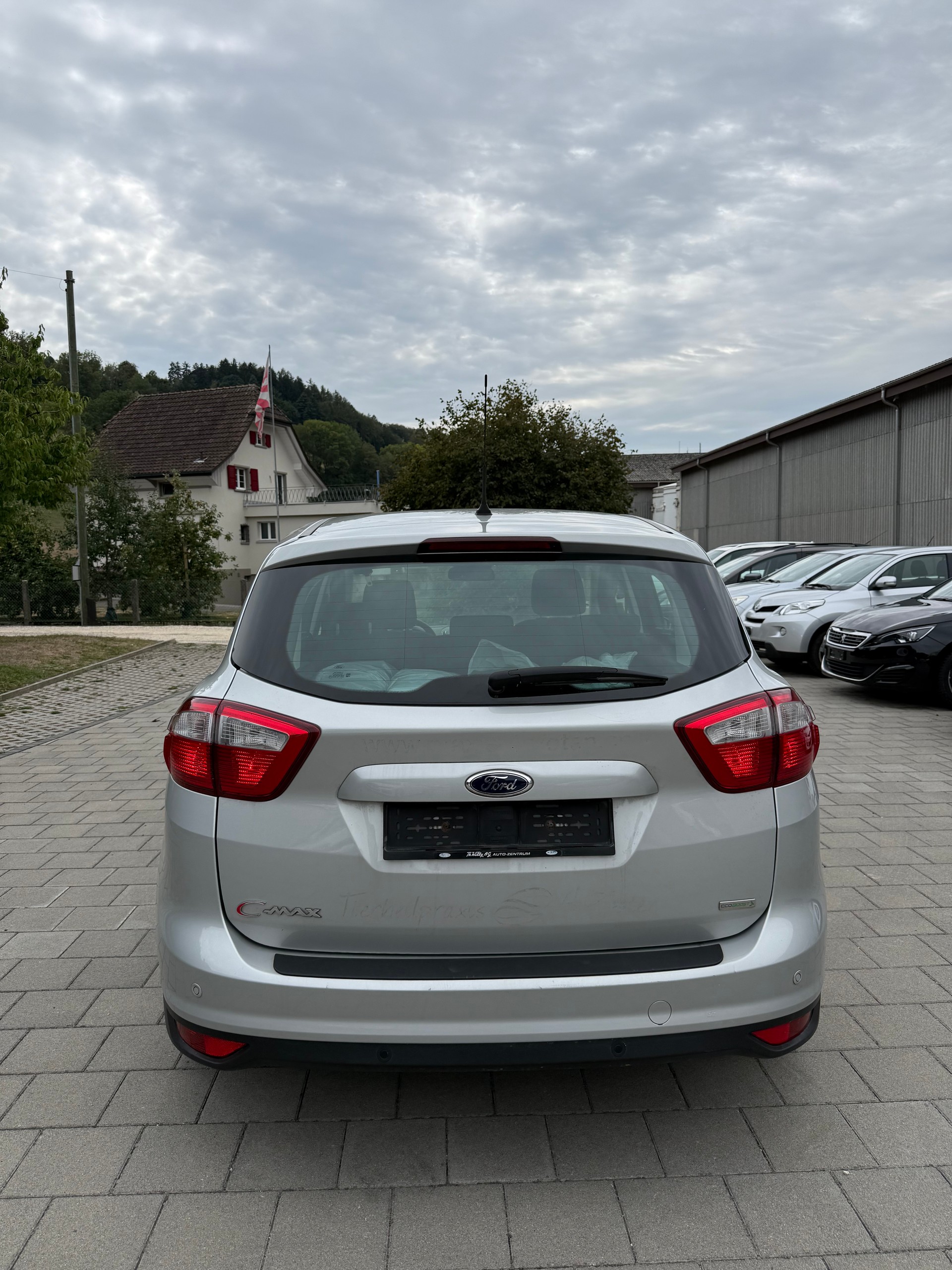 FORD C-Max 1.0 SCTi Titanium-image-6