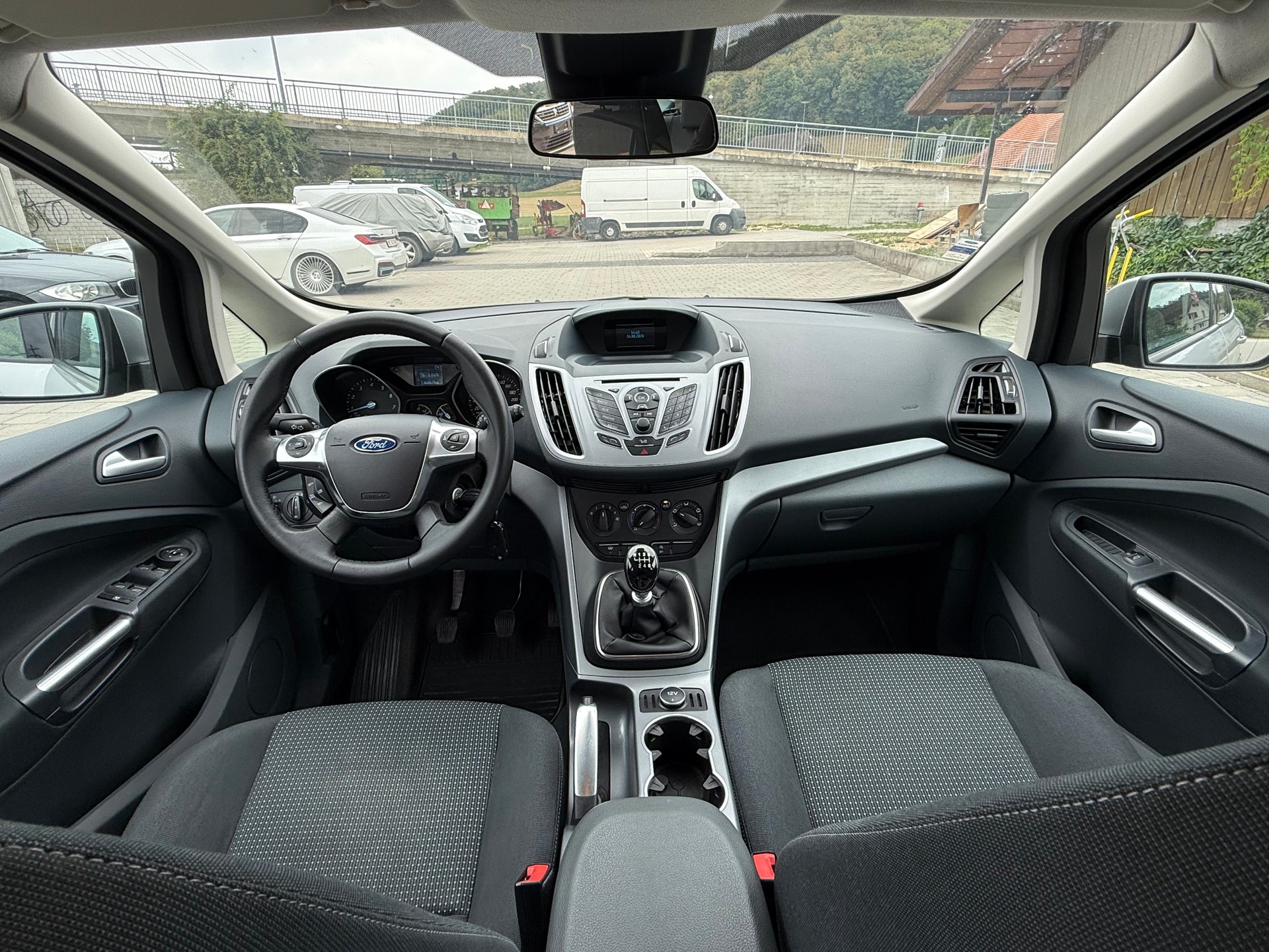FORD C-Max 1.0 SCTi Titanium-image-10