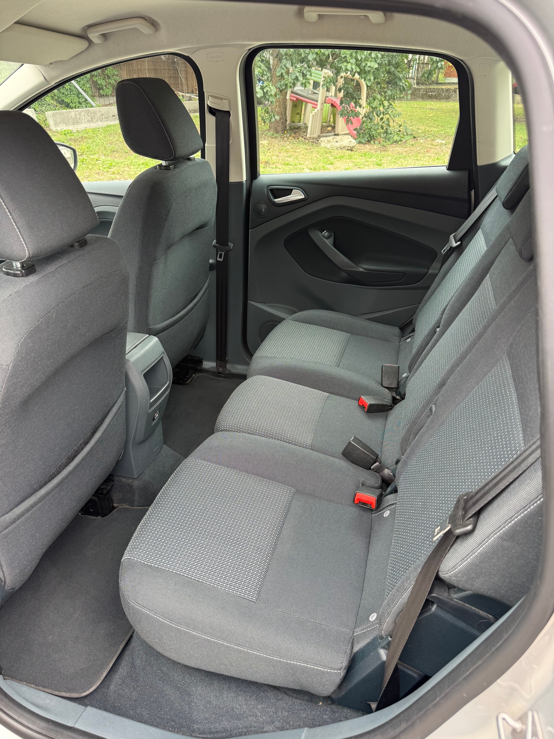 FORD C-Max 1.0 SCTi Titanium-image-9