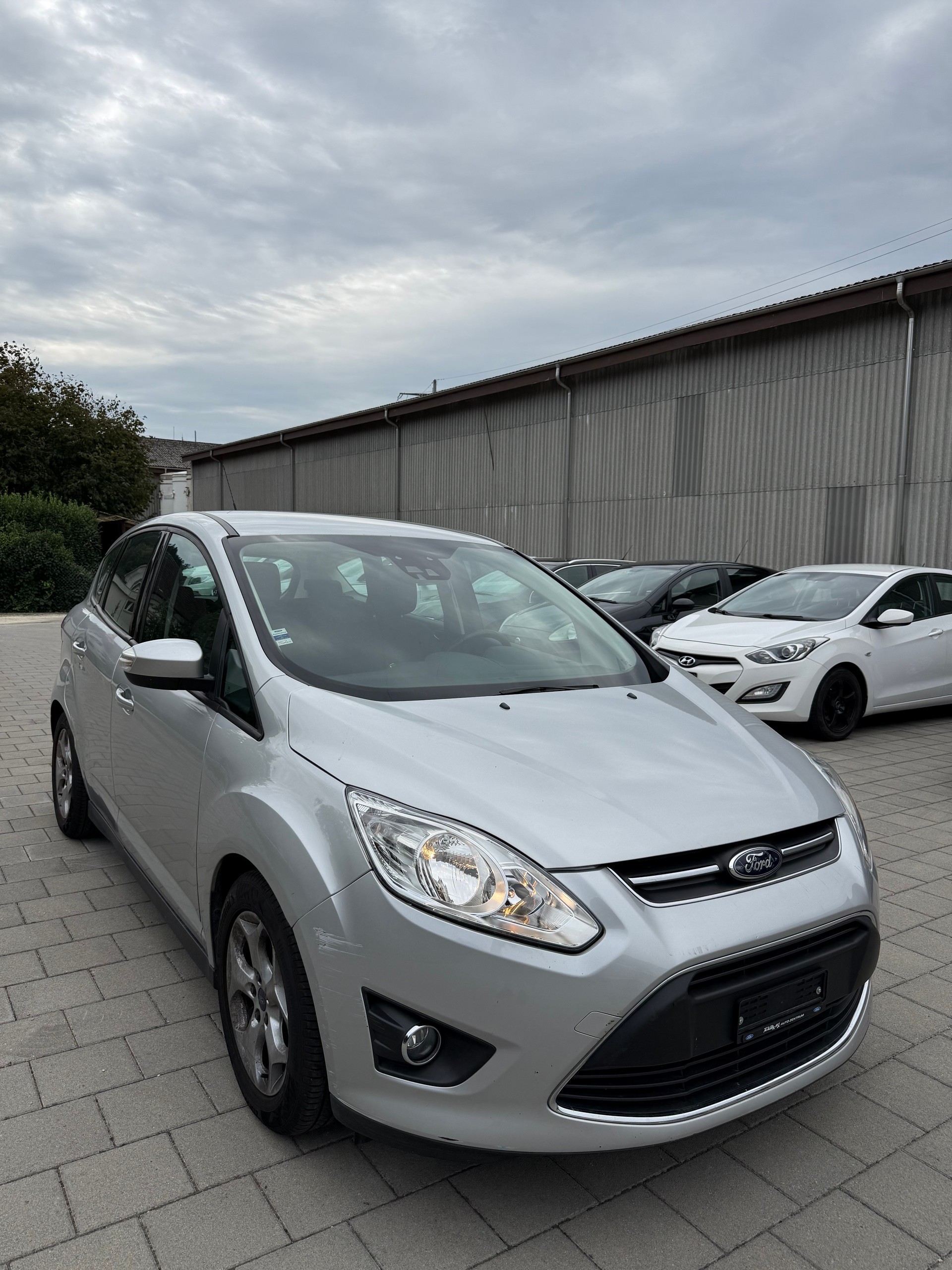 FORD C-Max 1.0 SCTi Titanium-image-2