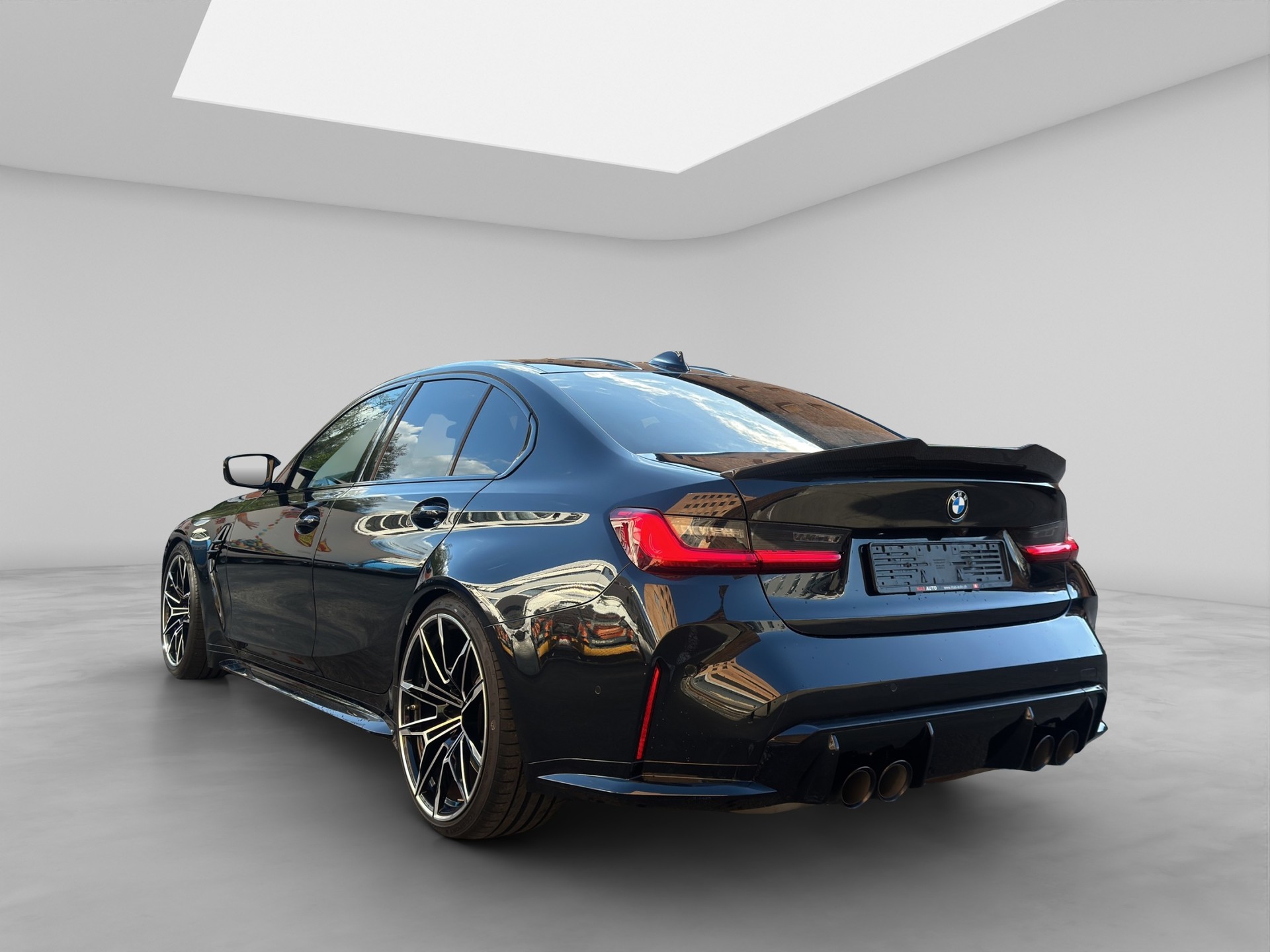 BMW M3 Competition-image-3