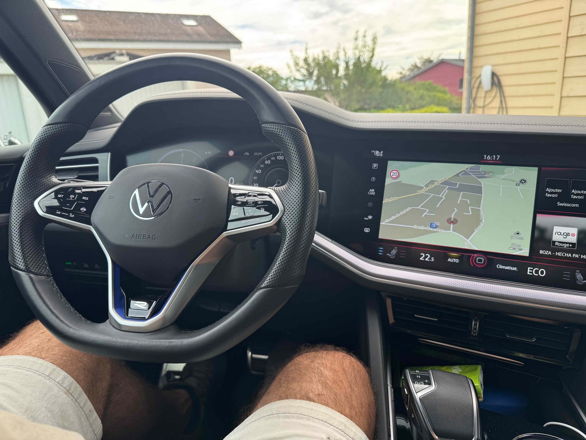 VW 3.0 V6 TSI PHEV R-image-7