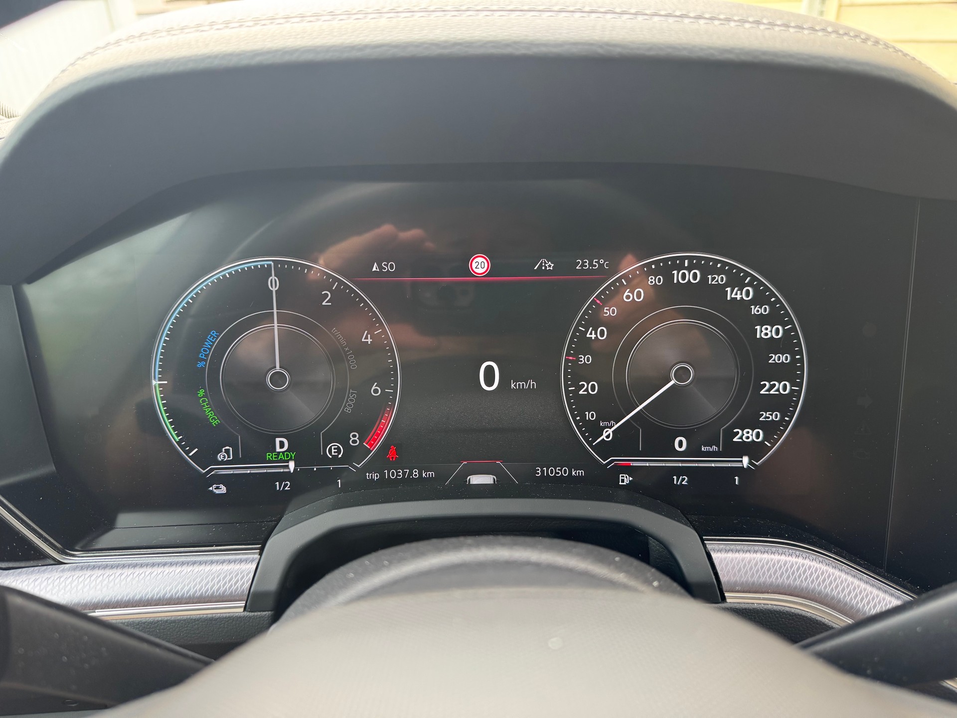 VW 3.0 V6 TSI PHEV R-image-8