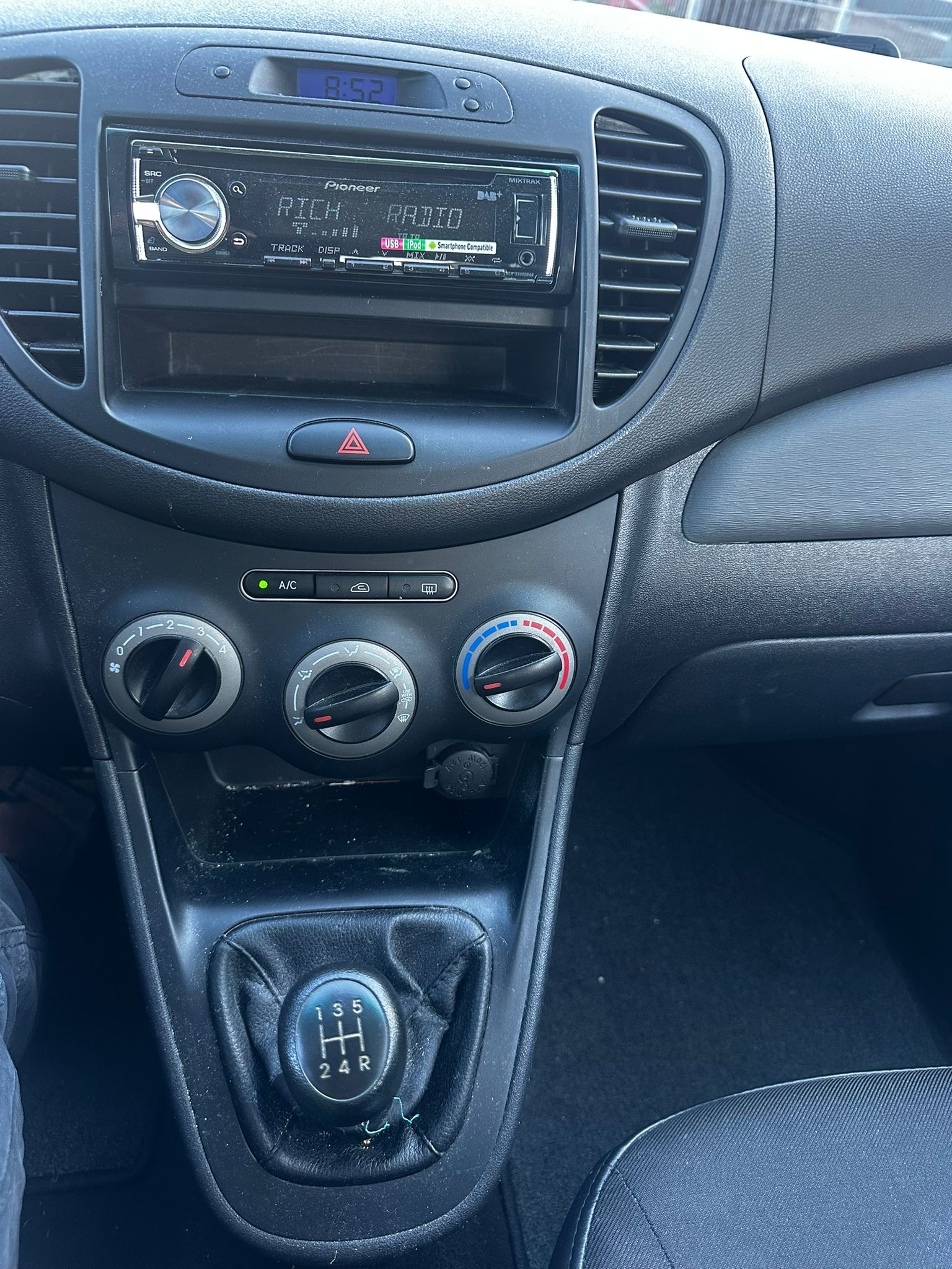 HYUNDAI i10 1.1 Comfort-image-2