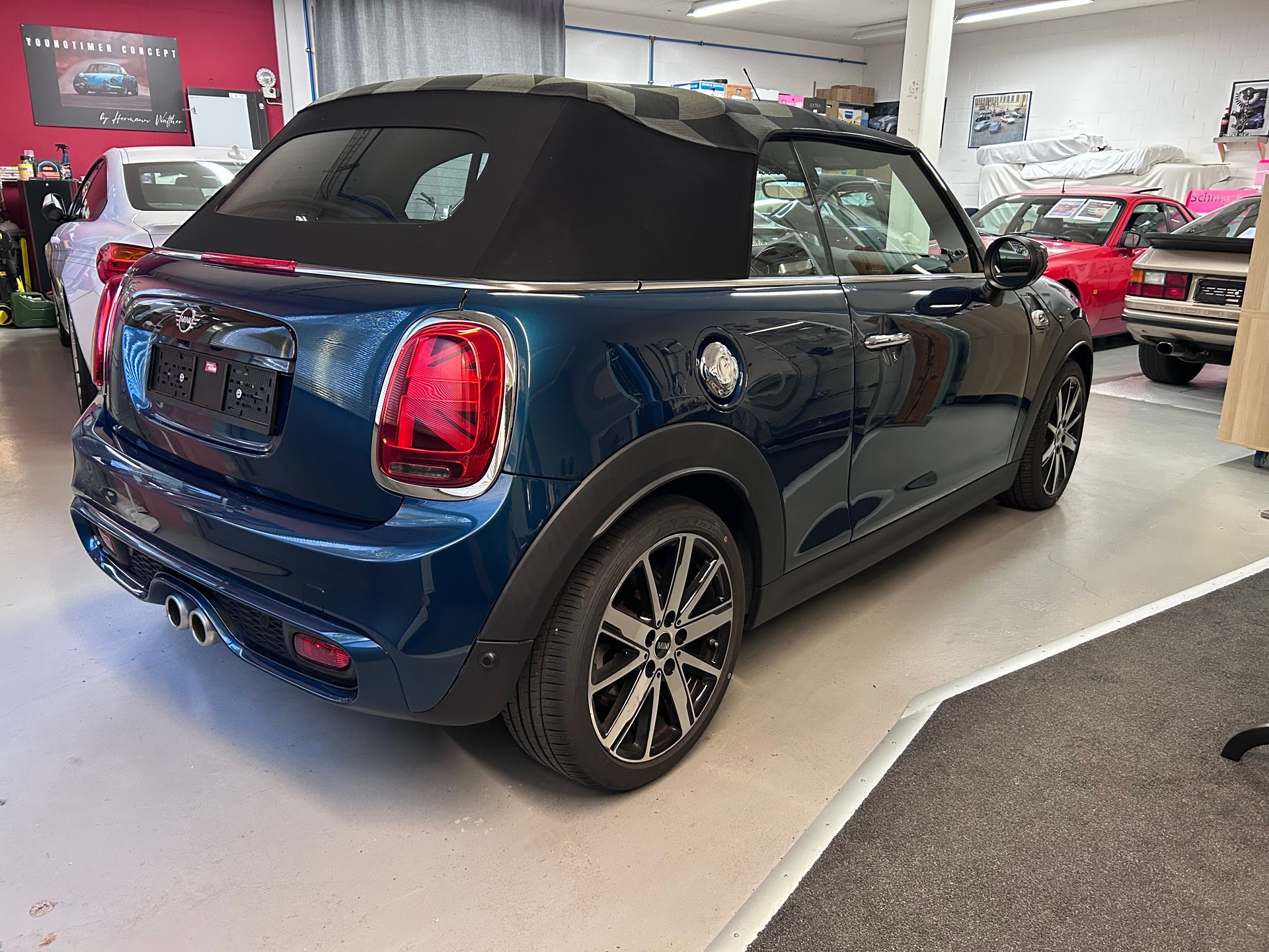 MINI Cooper S Cabriolet DKG-image-2