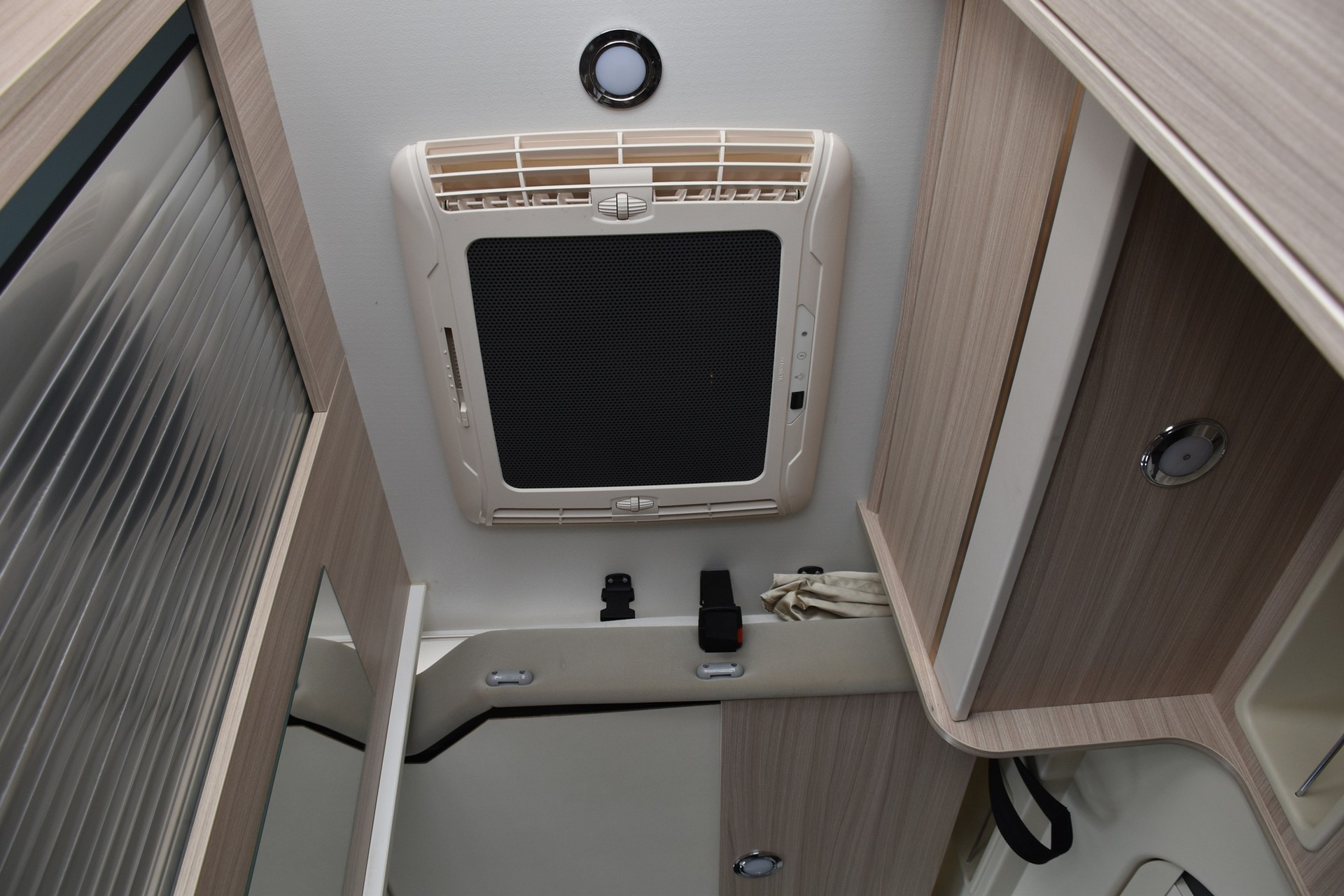DREAMER CAMPERFIVE FUN 2,3 DIESEL H3 HOCHDACH FIAT DUCATO MJ 140-image-9