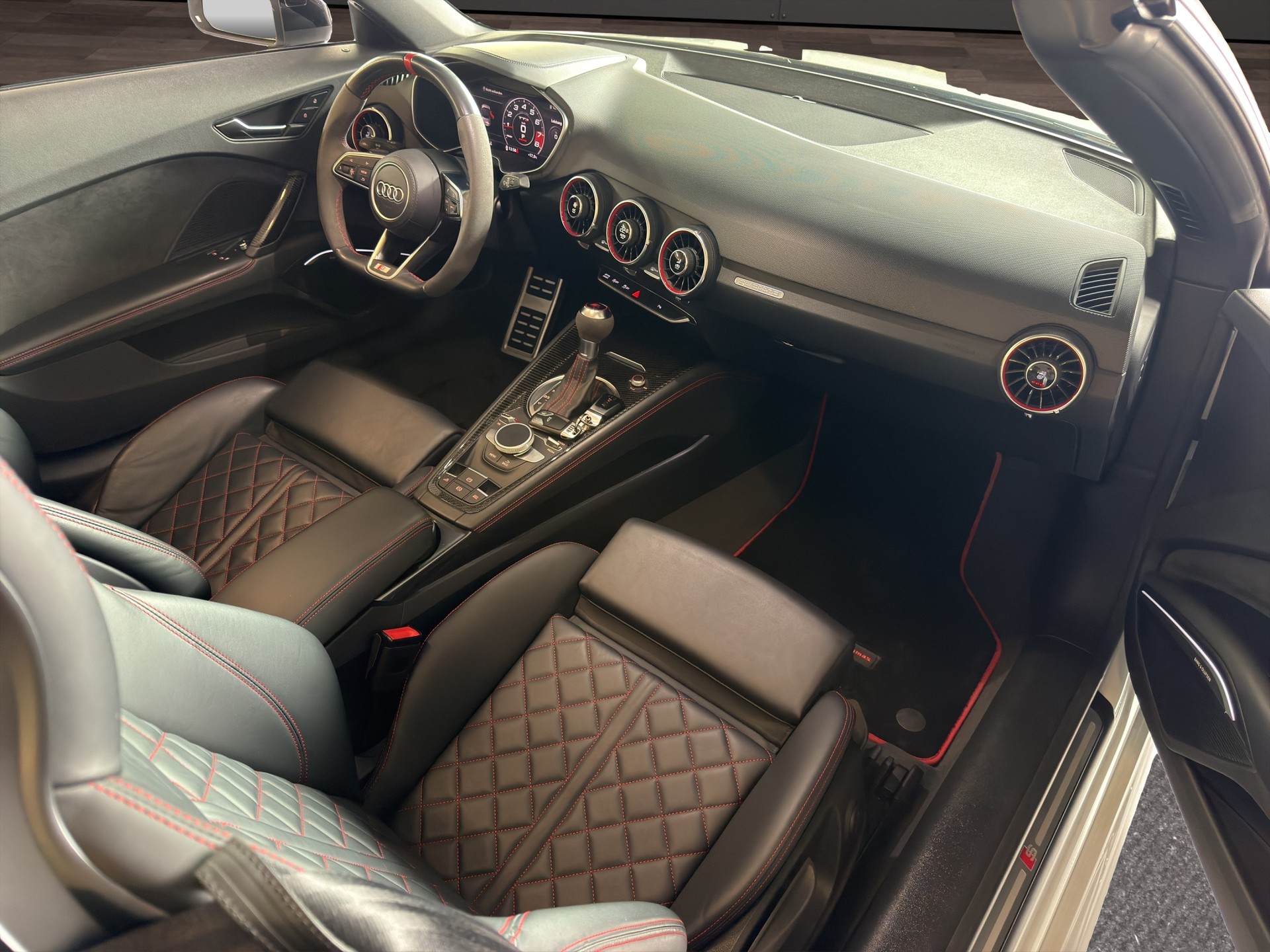 AUDI TT Roadster TTS S-tronic quattro-image-13