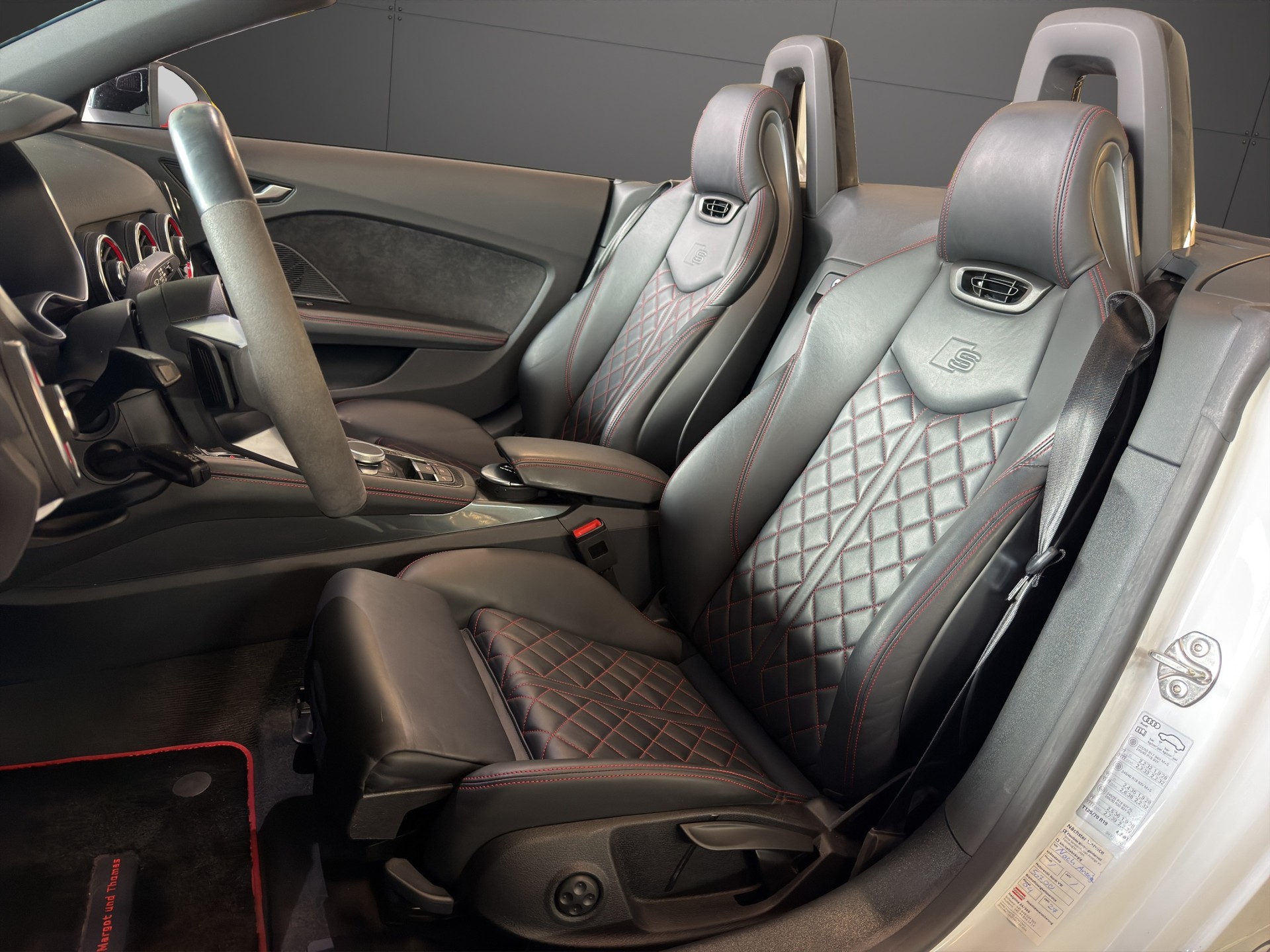 AUDI TT Roadster TTS S-tronic quattro-image-12