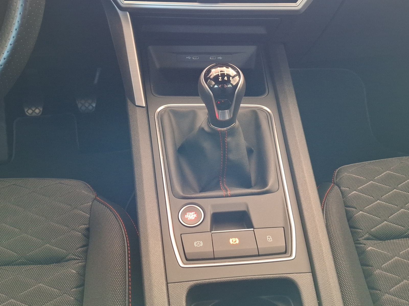 SEAT Leon 1.5 Eco TSI FR-image-12