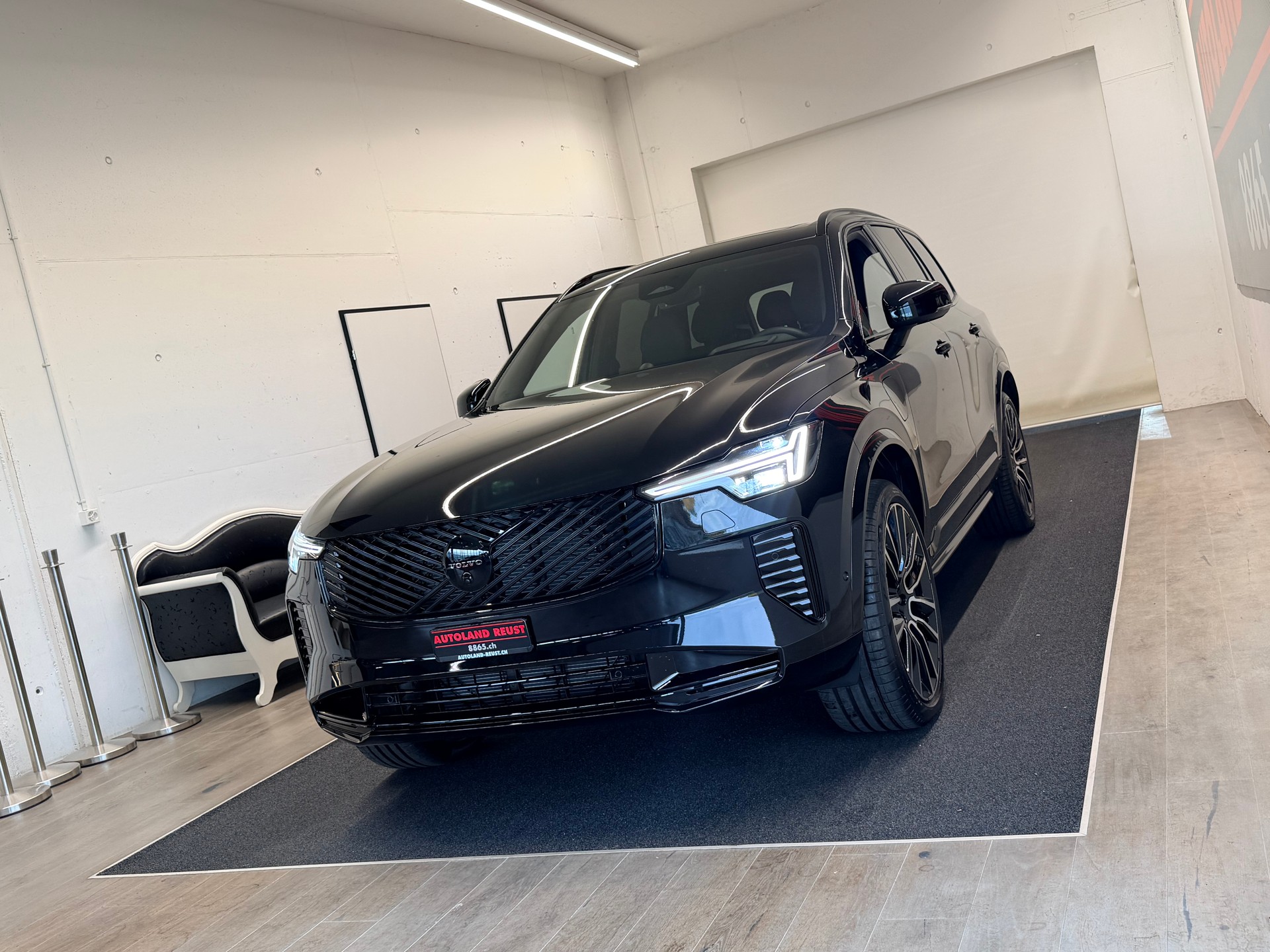 VOLVO XC90 T8 eAWD PluginHybrid Black Edition Geartronic-showroom-element-2