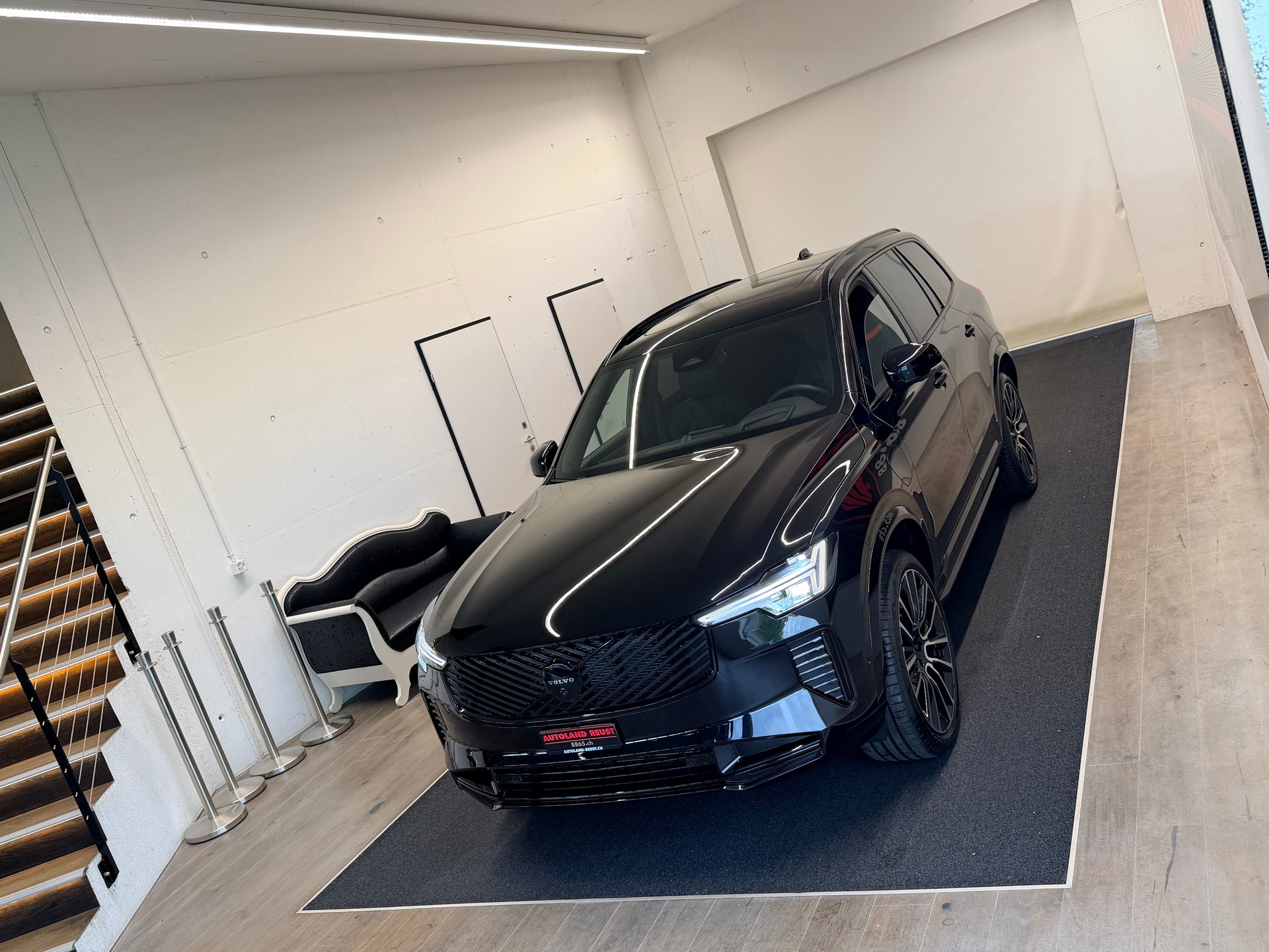 VOLVO XC90 T8 eAWD PluginHybrid Black Edition Geartronic-showroom-element-3