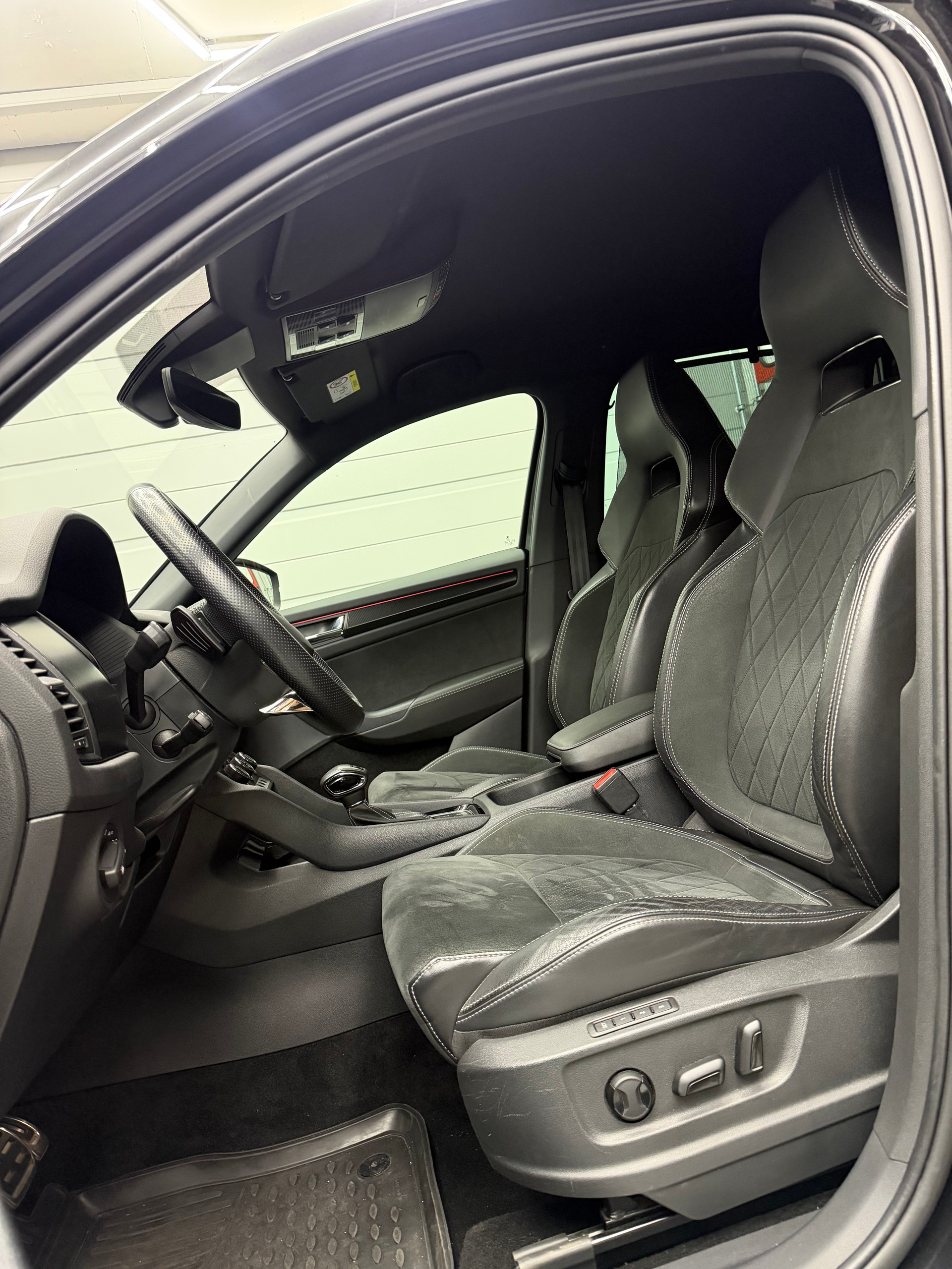 SKODA Kodiaq 2.0 TSI 4x4 SportLine-image-5