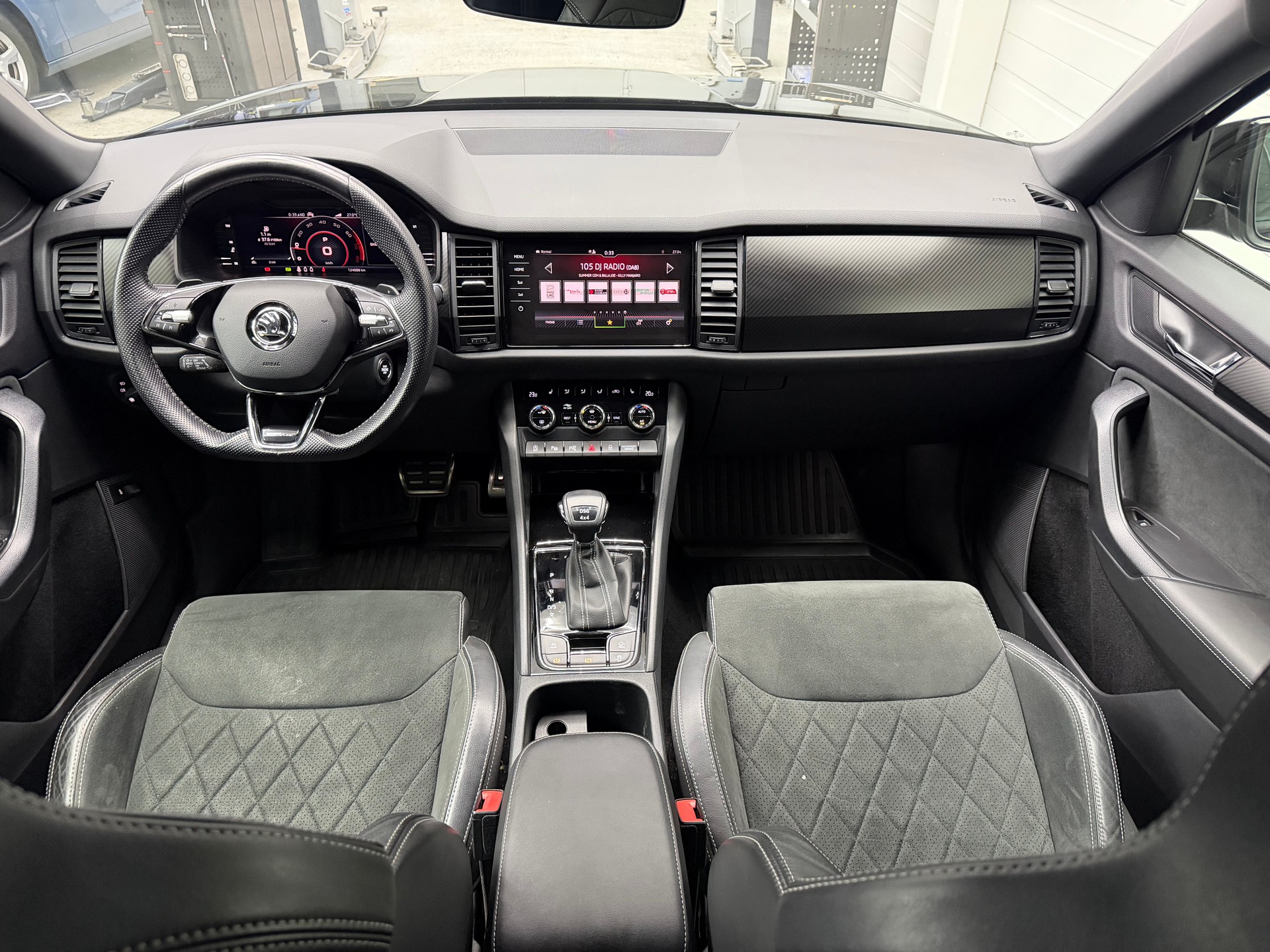 SKODA Kodiaq 2.0 TSI 4x4 SportLine-image-6